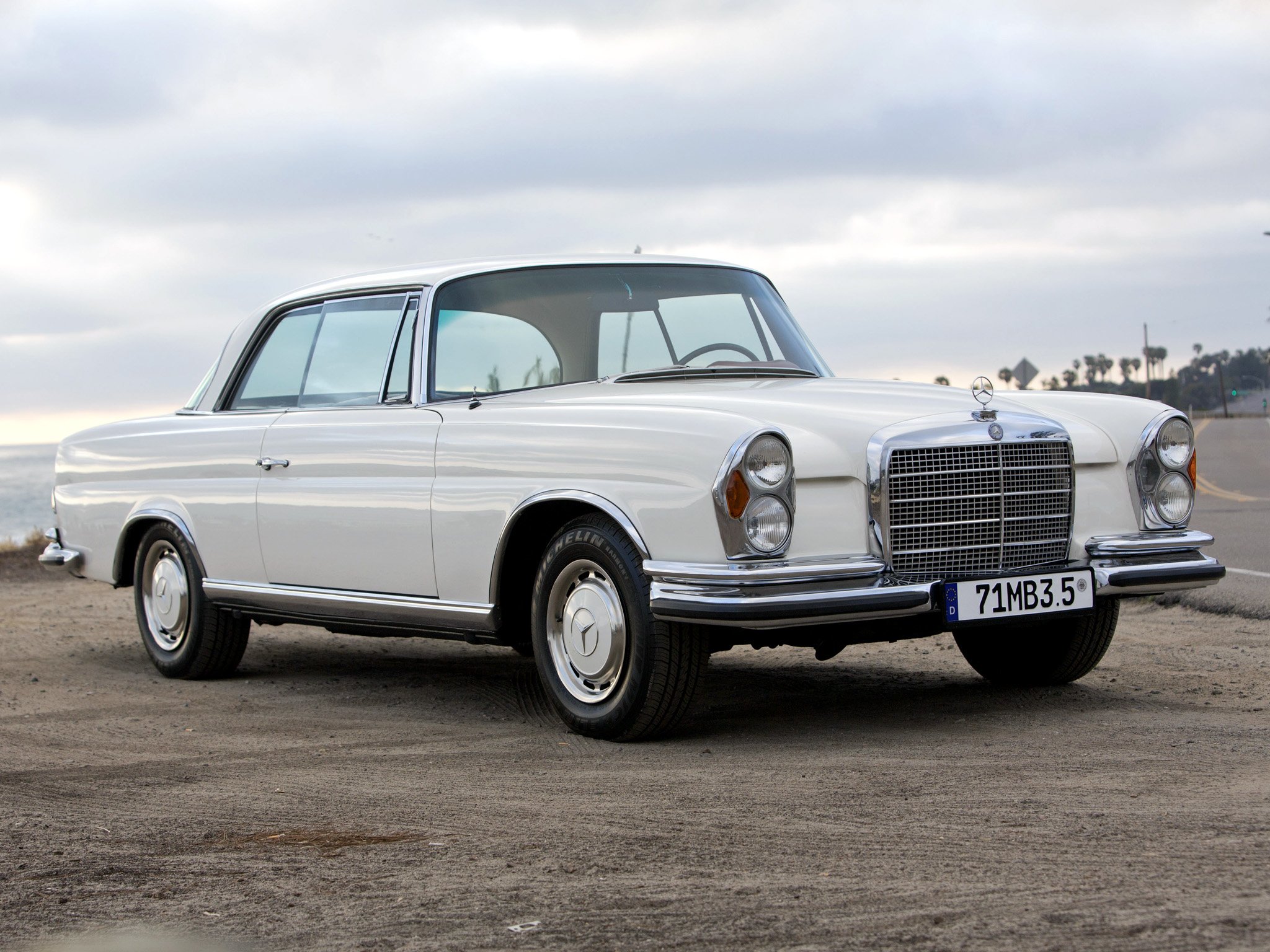 Mercedes-Benz 280Se Wallpapers