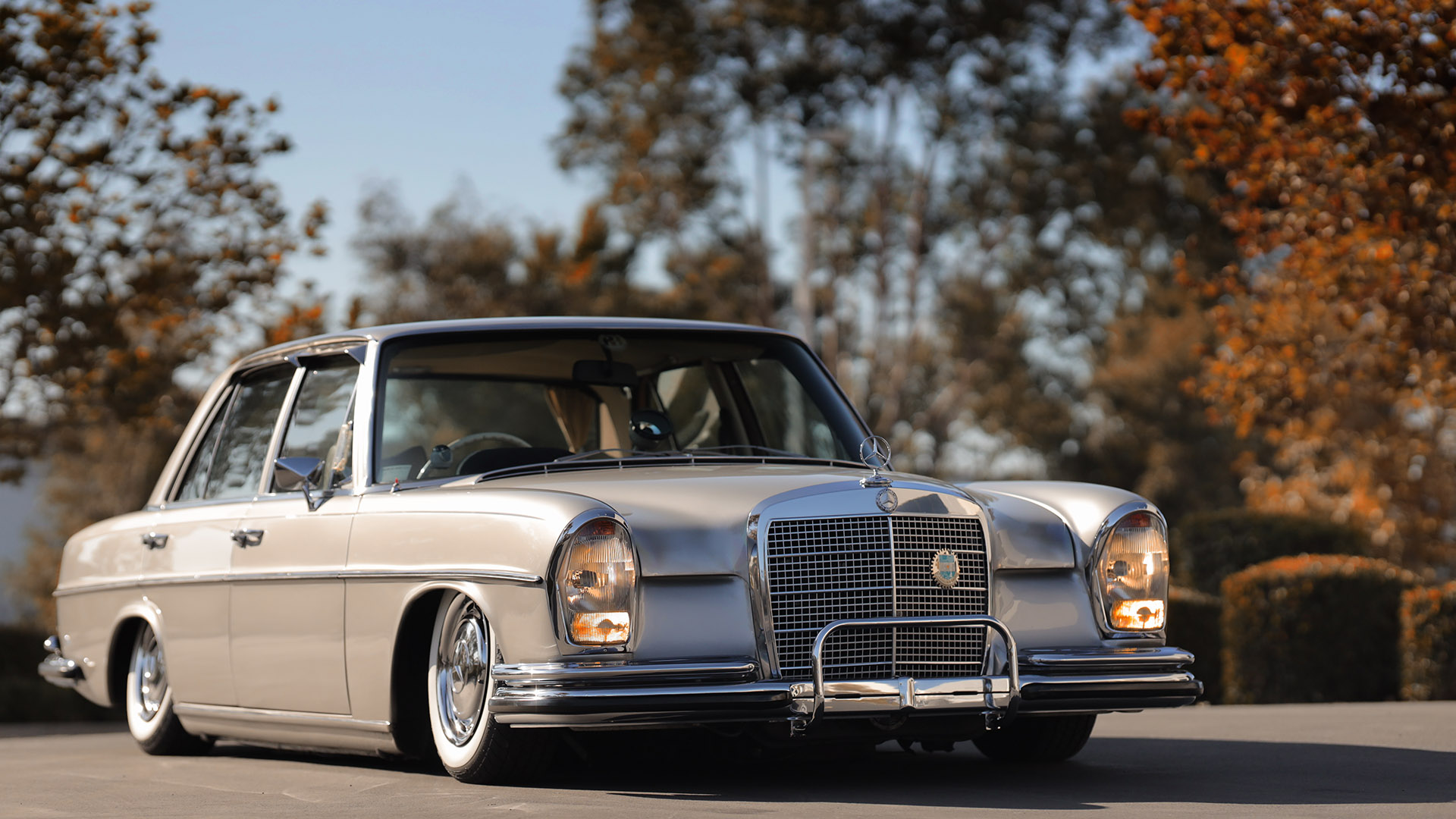 Mercedes-Benz 280Se Wallpapers