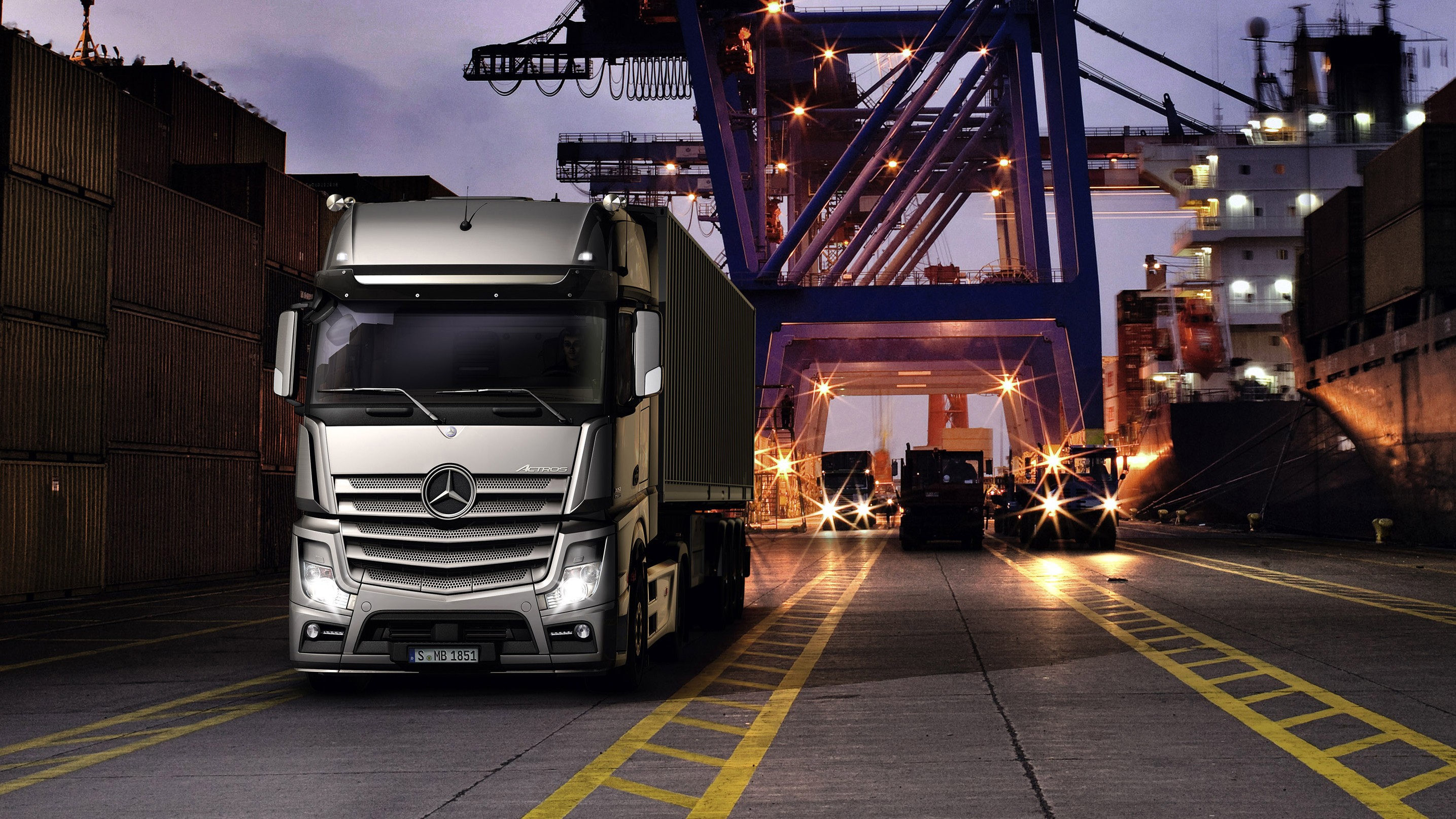 Mercedes-Benz Actros Wallpapers