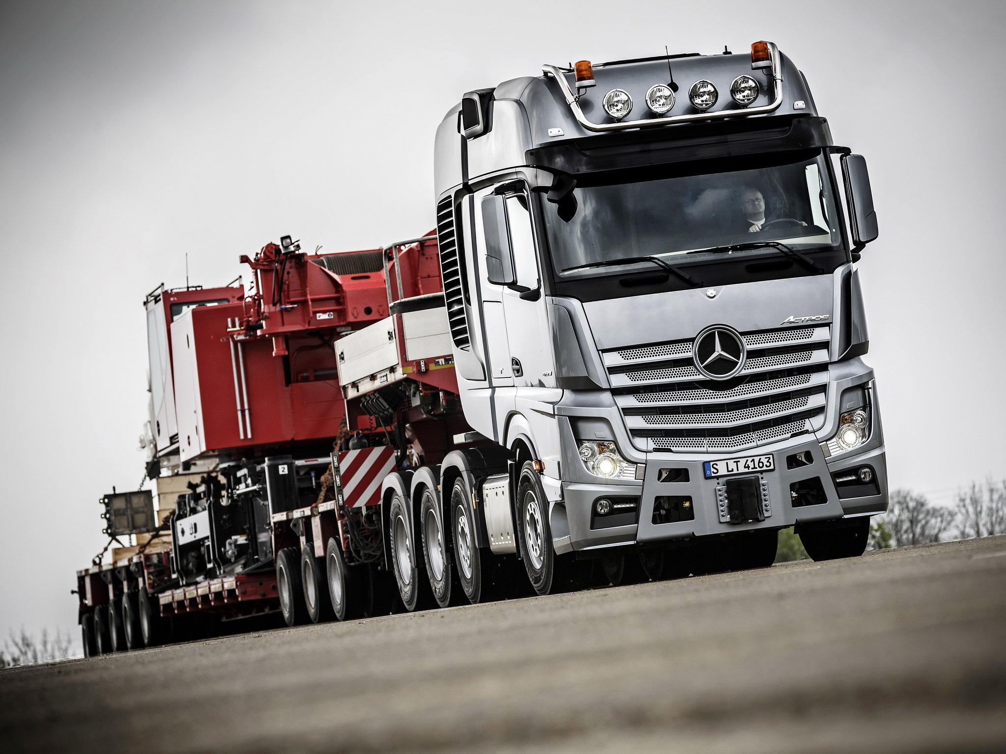 Mercedes-Benz Actros Wallpapers