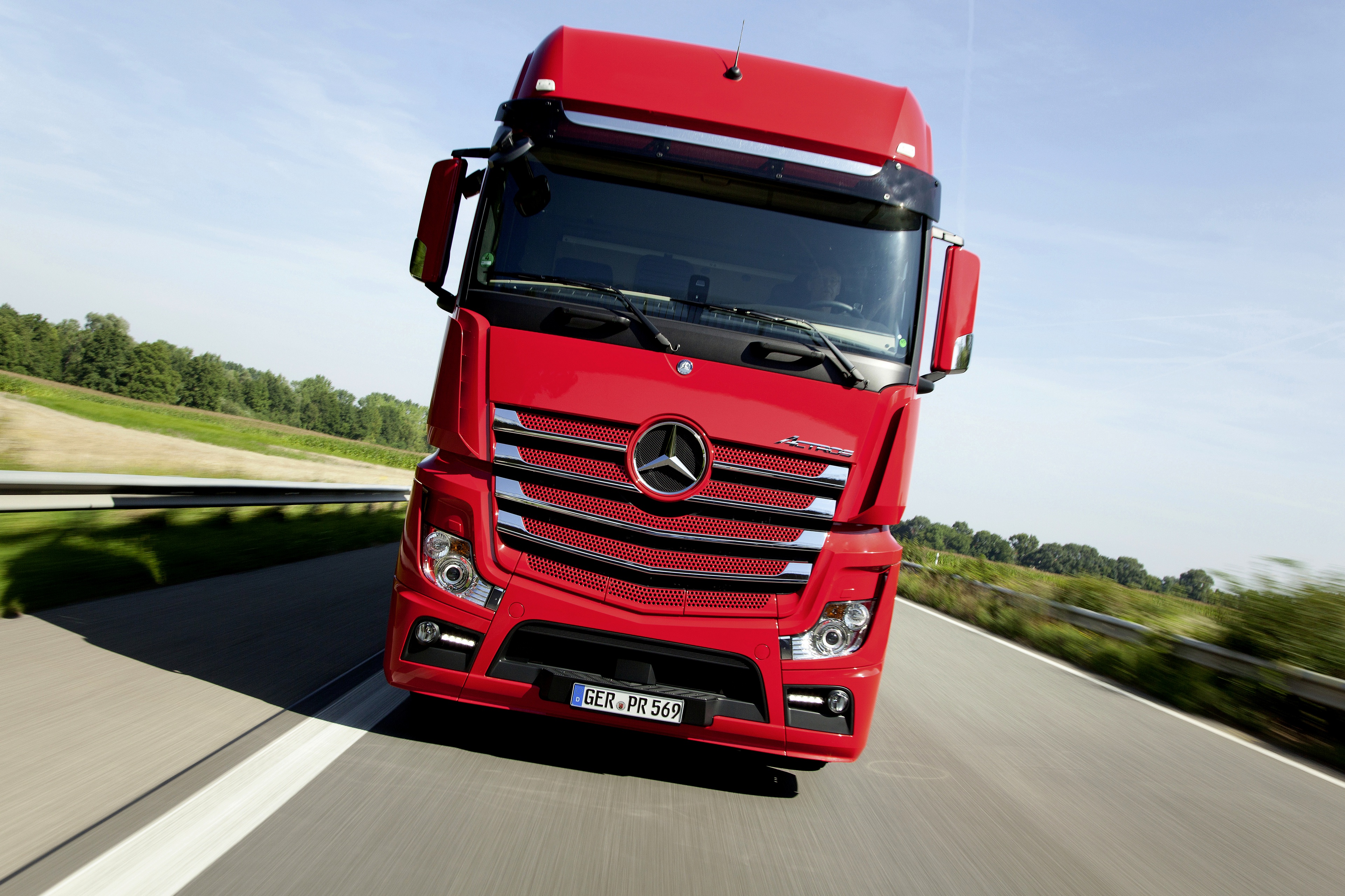 Mercedes-Benz Actros Wallpapers