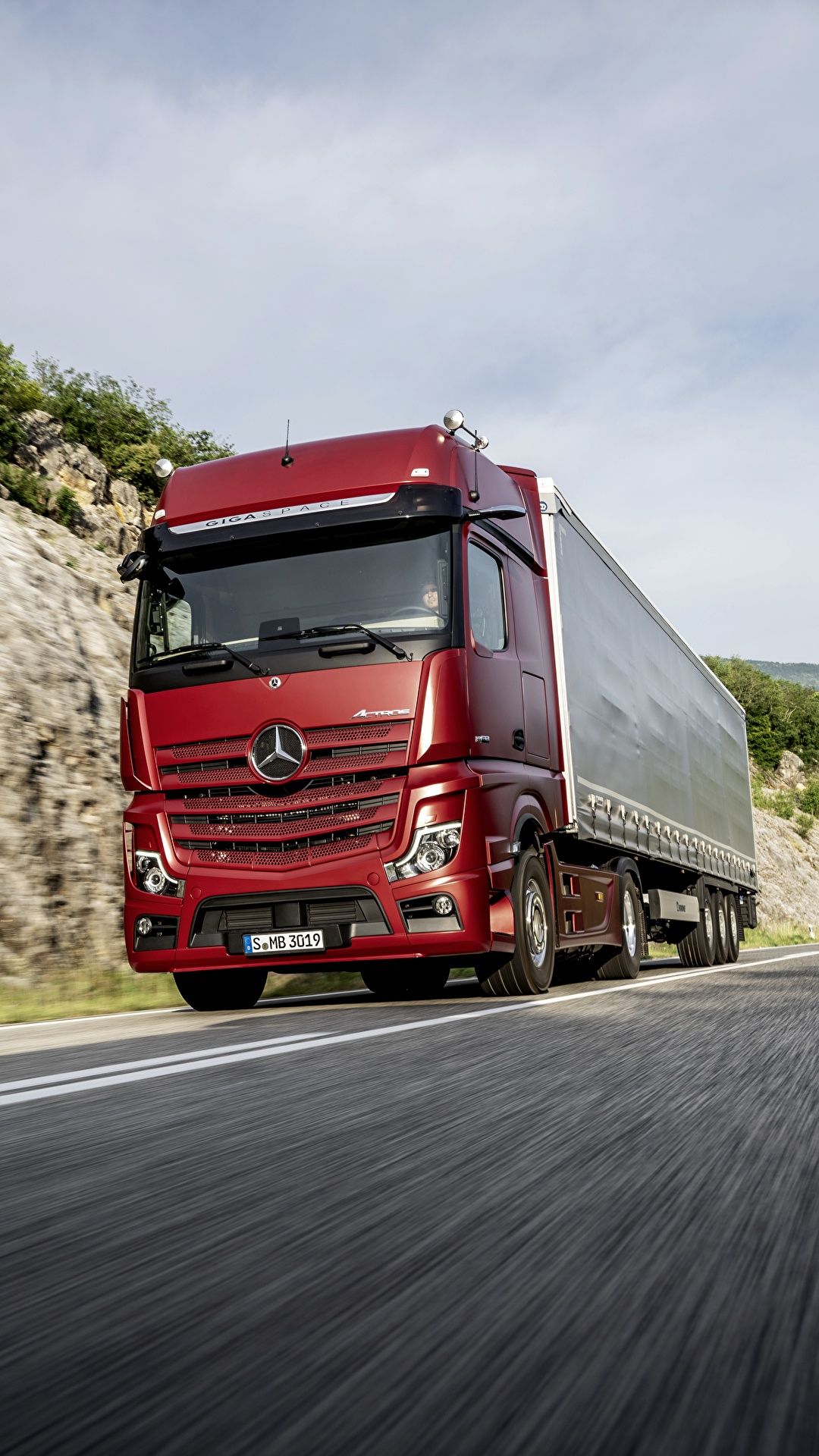 Mercedes-Benz Actros Wallpapers