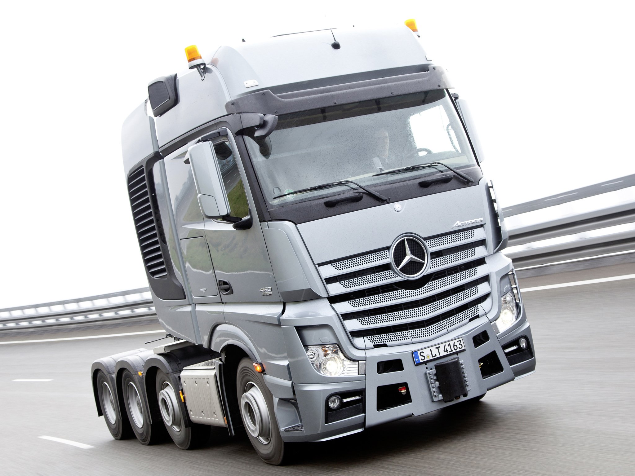 Mercedes-Benz Actros Wallpapers