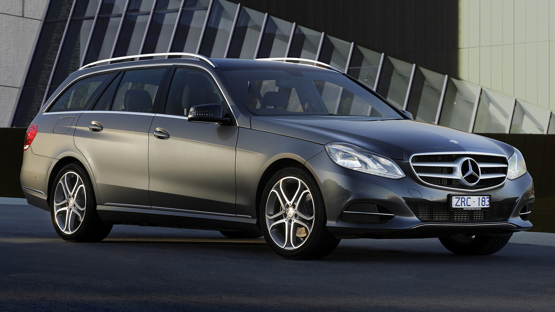 Mercedes-Benz E 220D Estate With Sports Grille Wallpapers