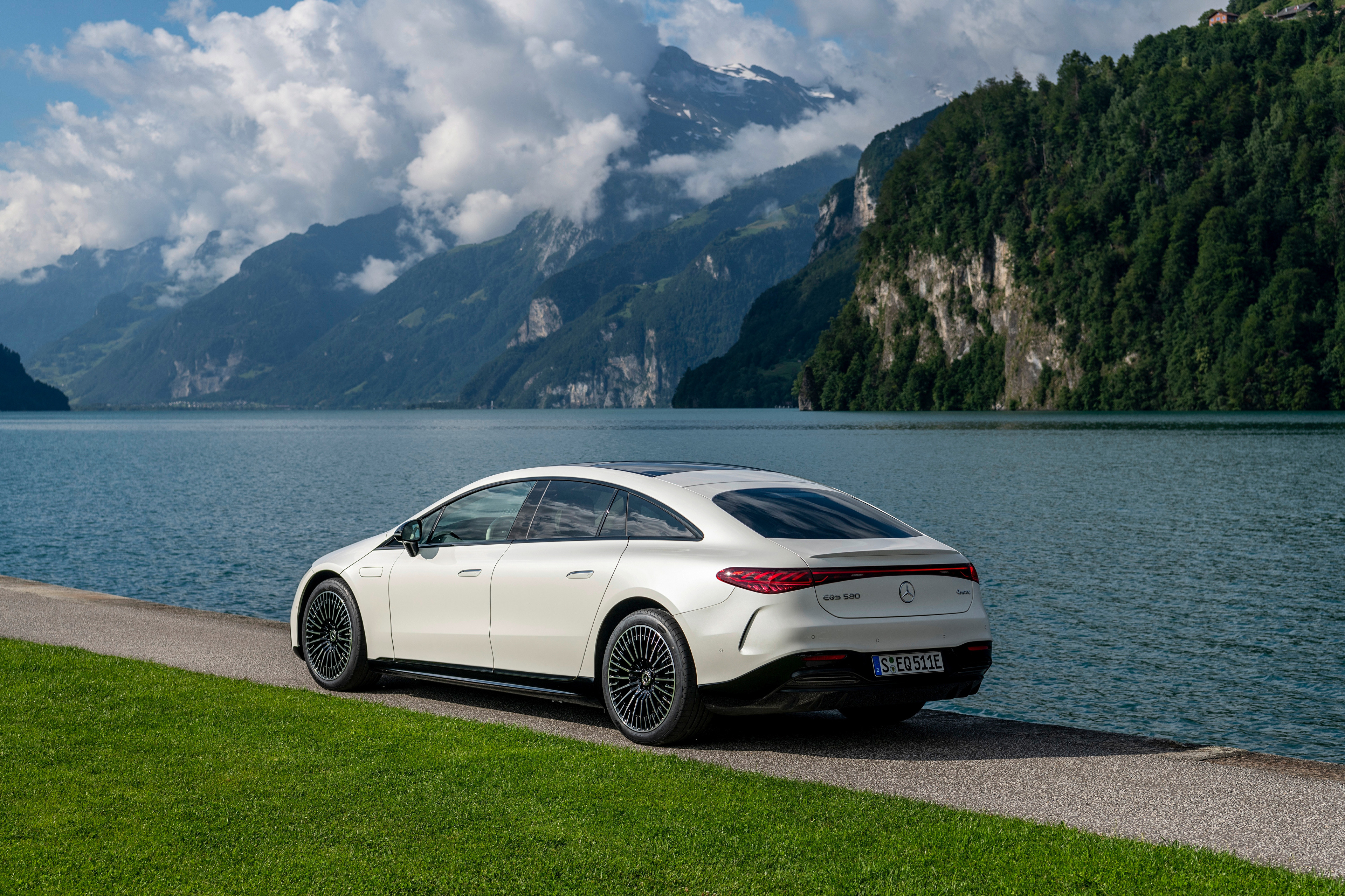 Mercedes-Benz Eqs 580 4Matic Wallpapers