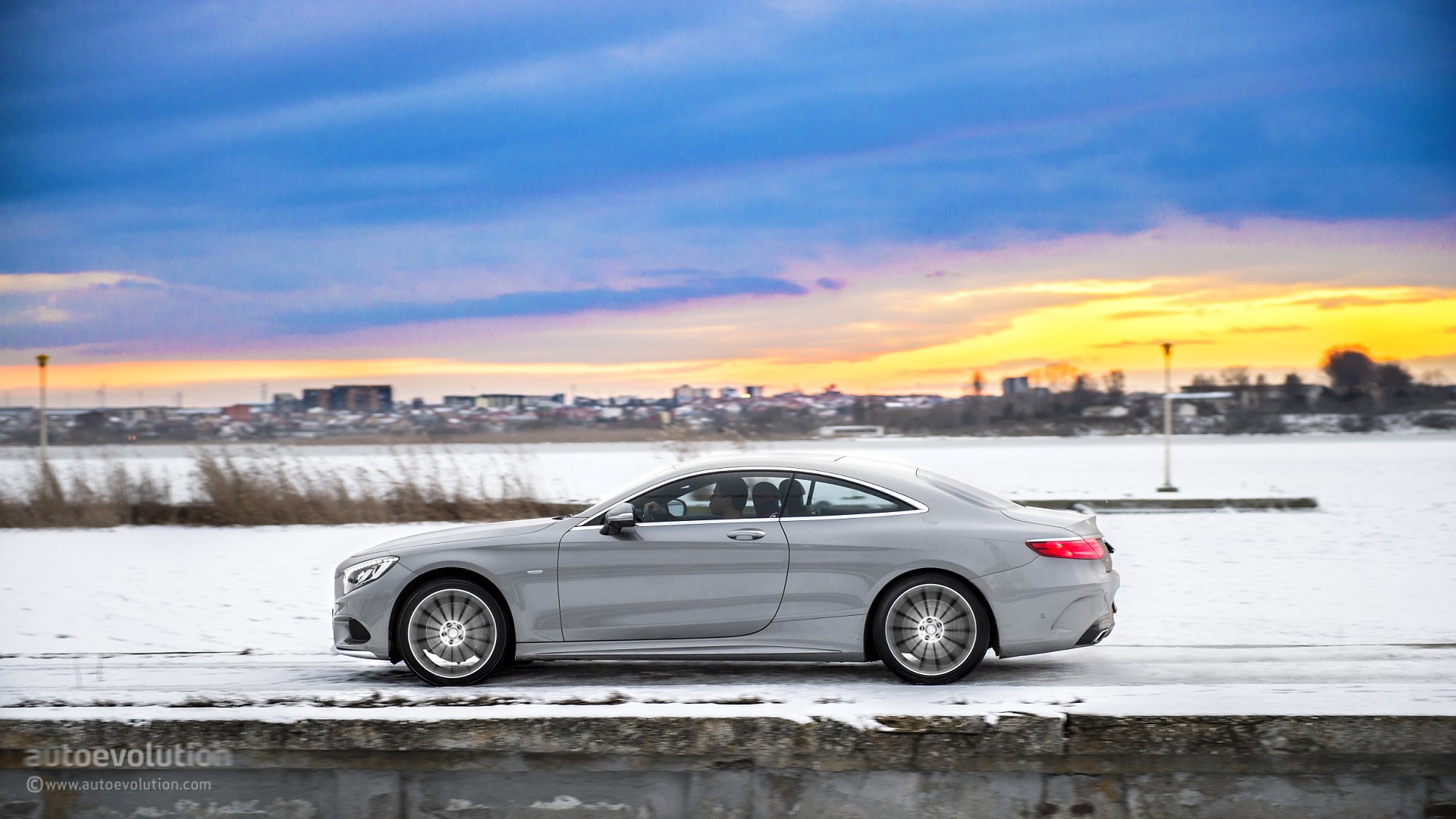 Mercedes-Benz S500 Wallpapers