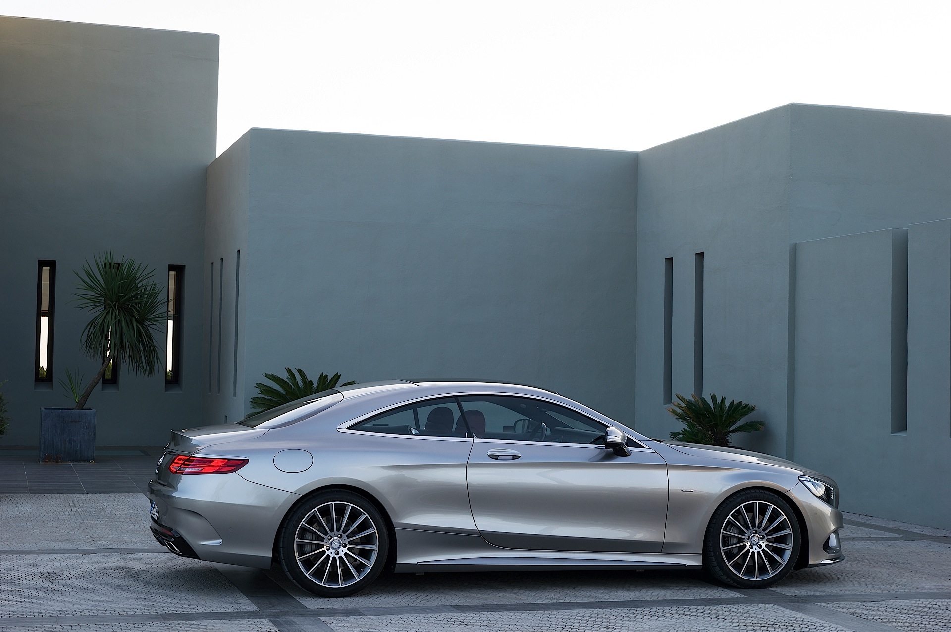 Mercedes-Benz S-Class Coupe Wallpapers