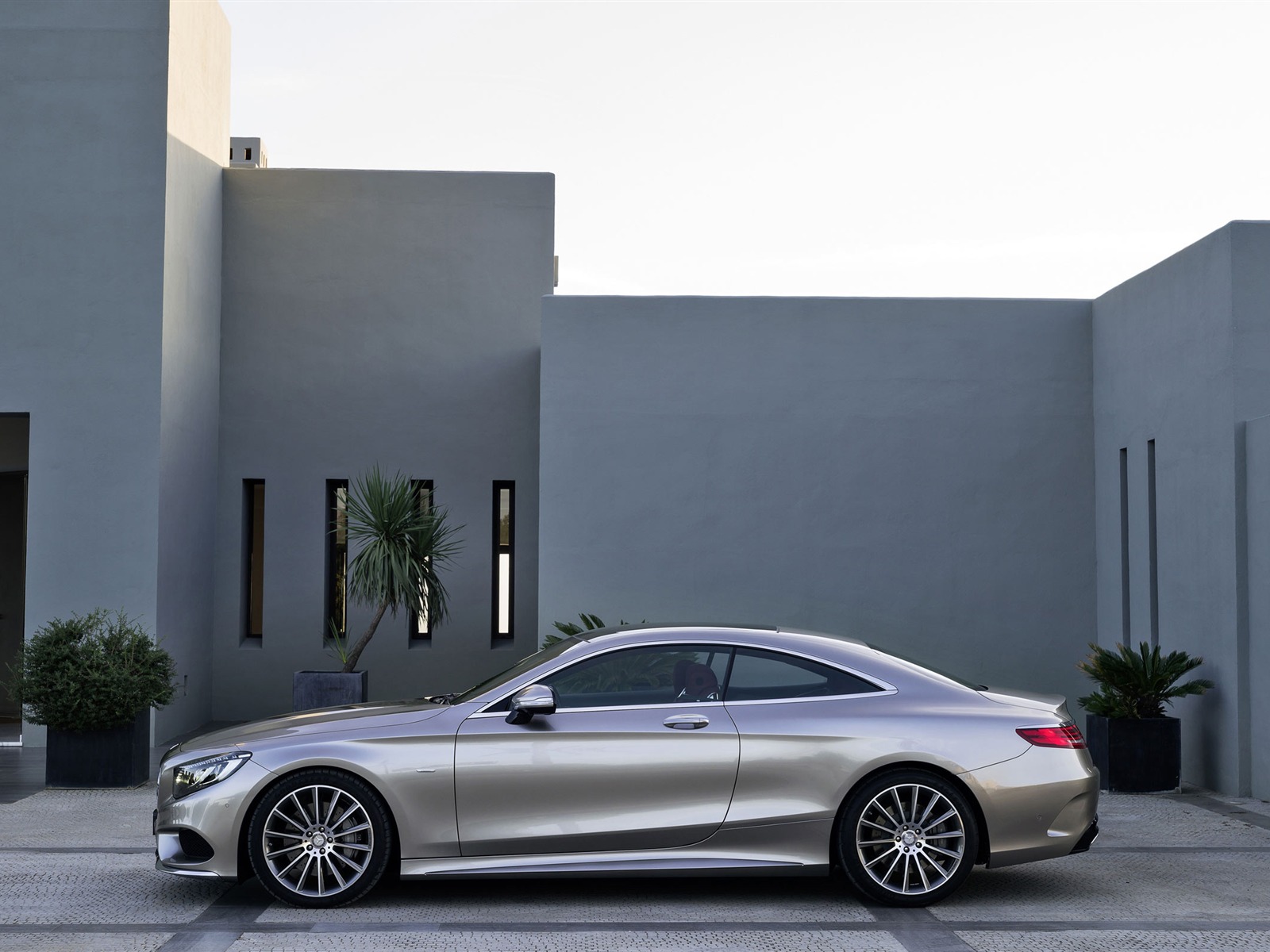 Mercedes-Benz S-Class Coupe Wallpapers