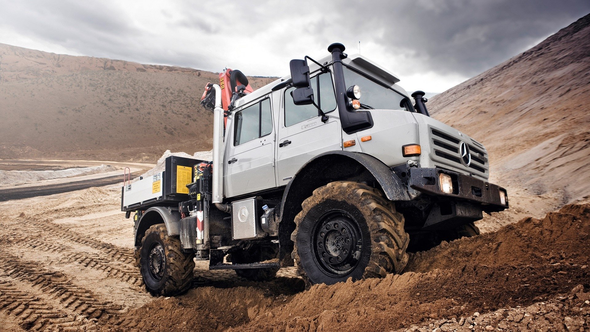 Mercedes-Benz Unimog Wallpapers