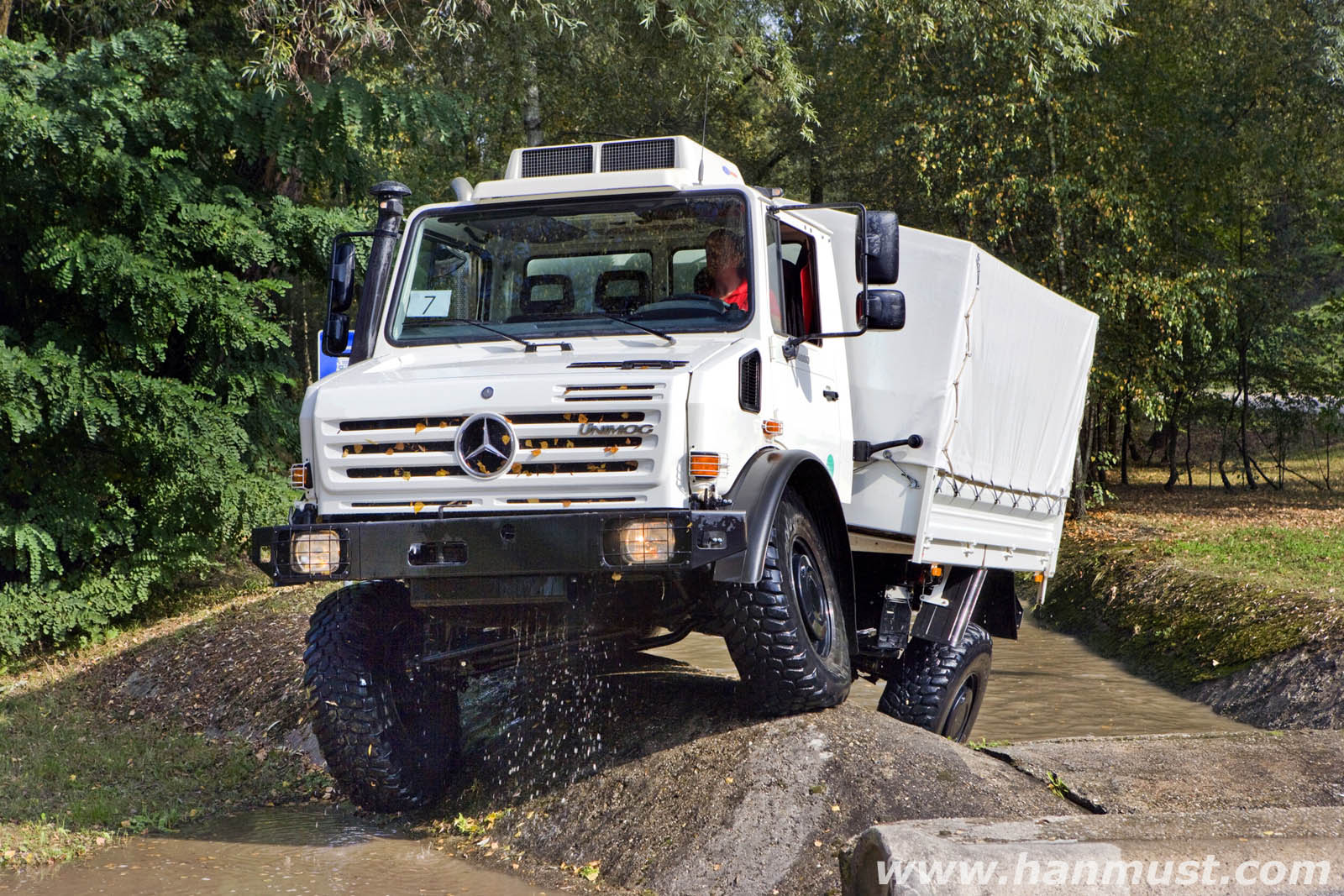 Mercedes-Benz Unimog Wallpapers