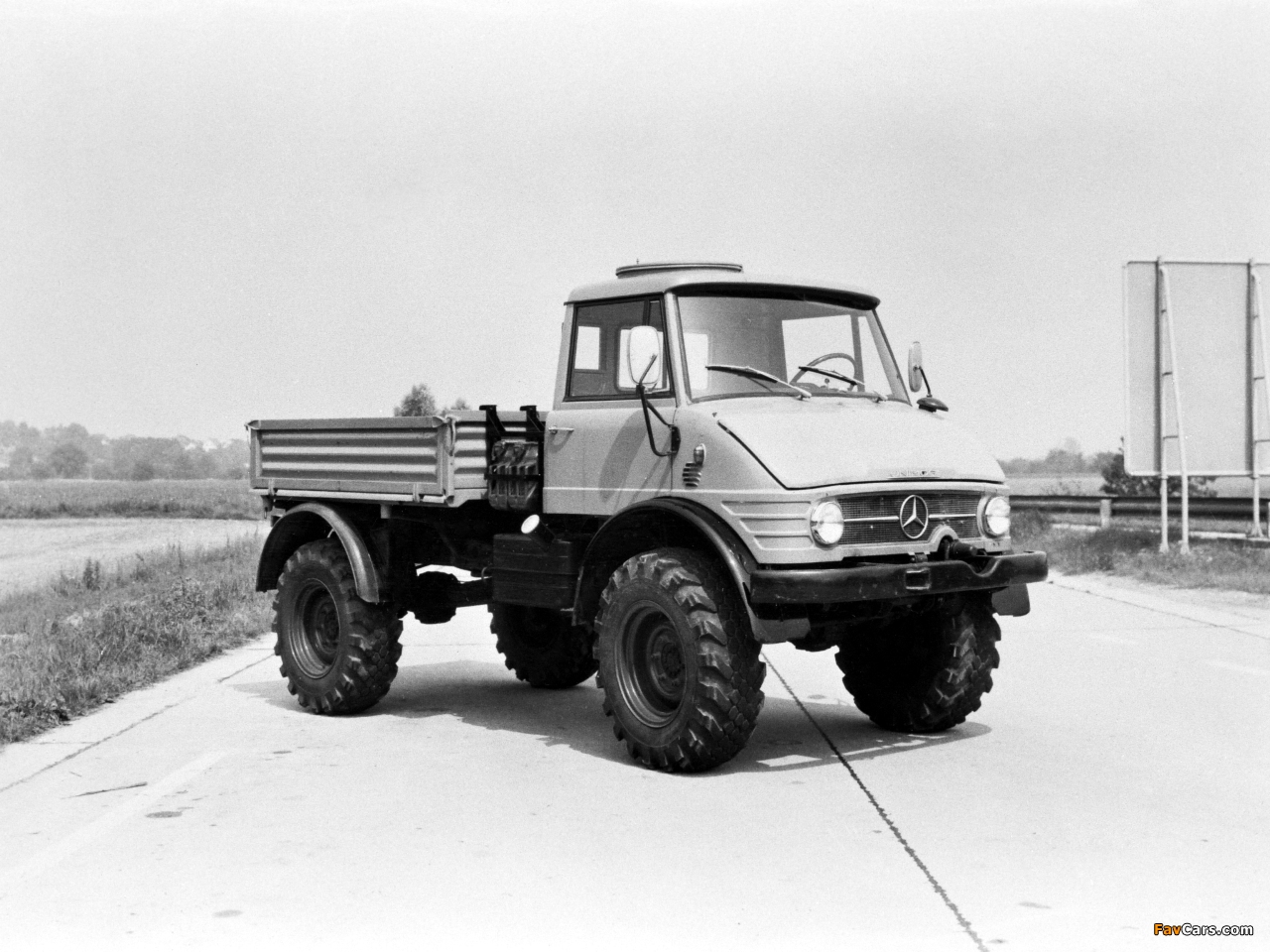 Mercedes-Benz Unimog Wallpapers