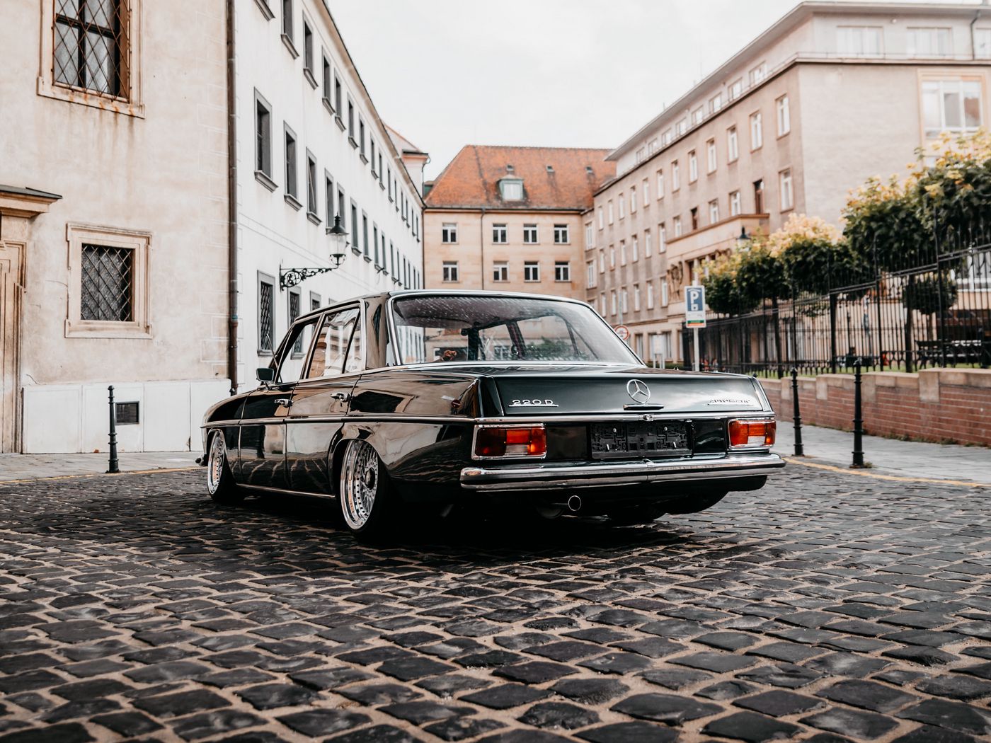 Mercedes-Benz W114 Wallpapers