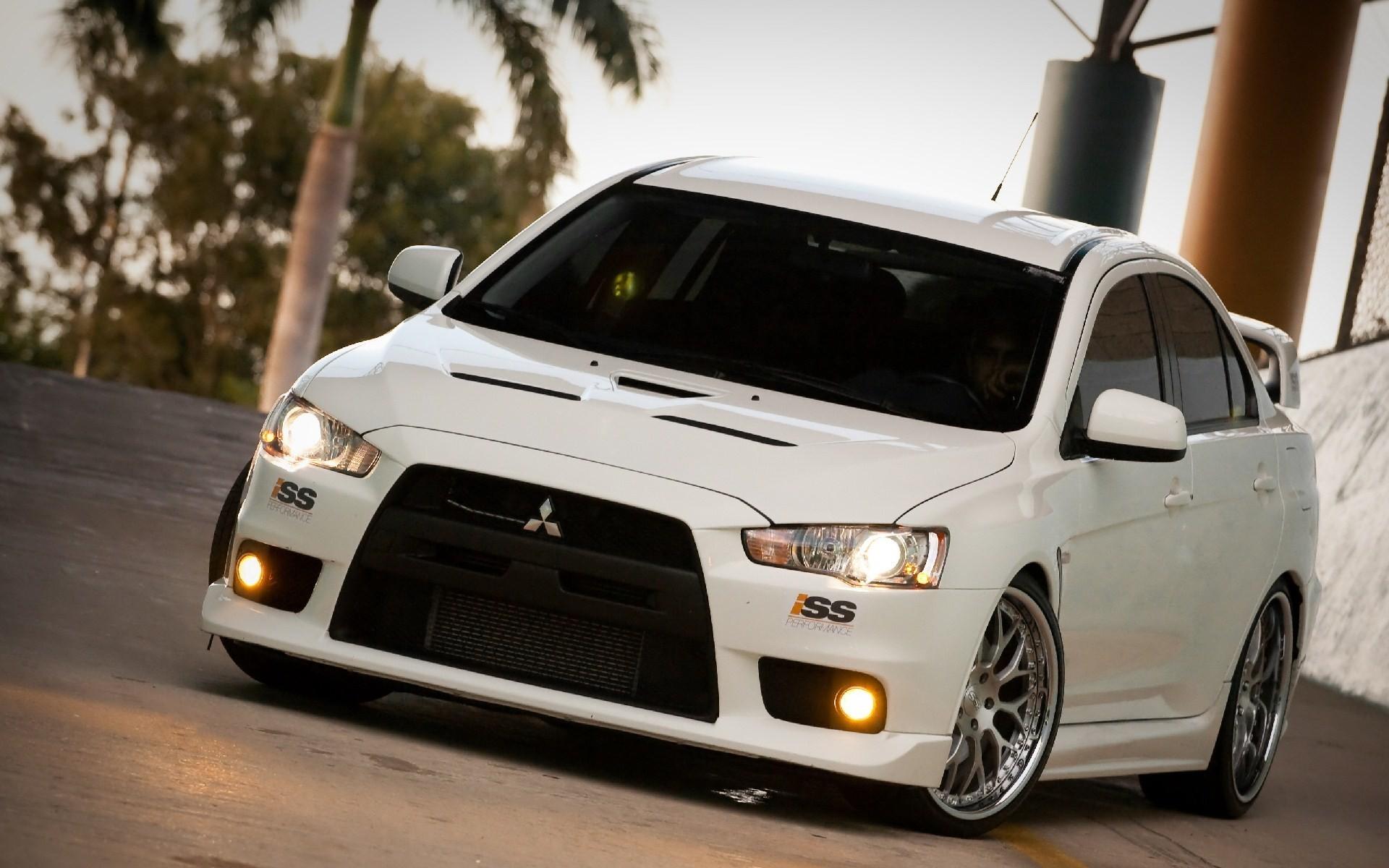 Mitsubishi Lancer Wallpapers