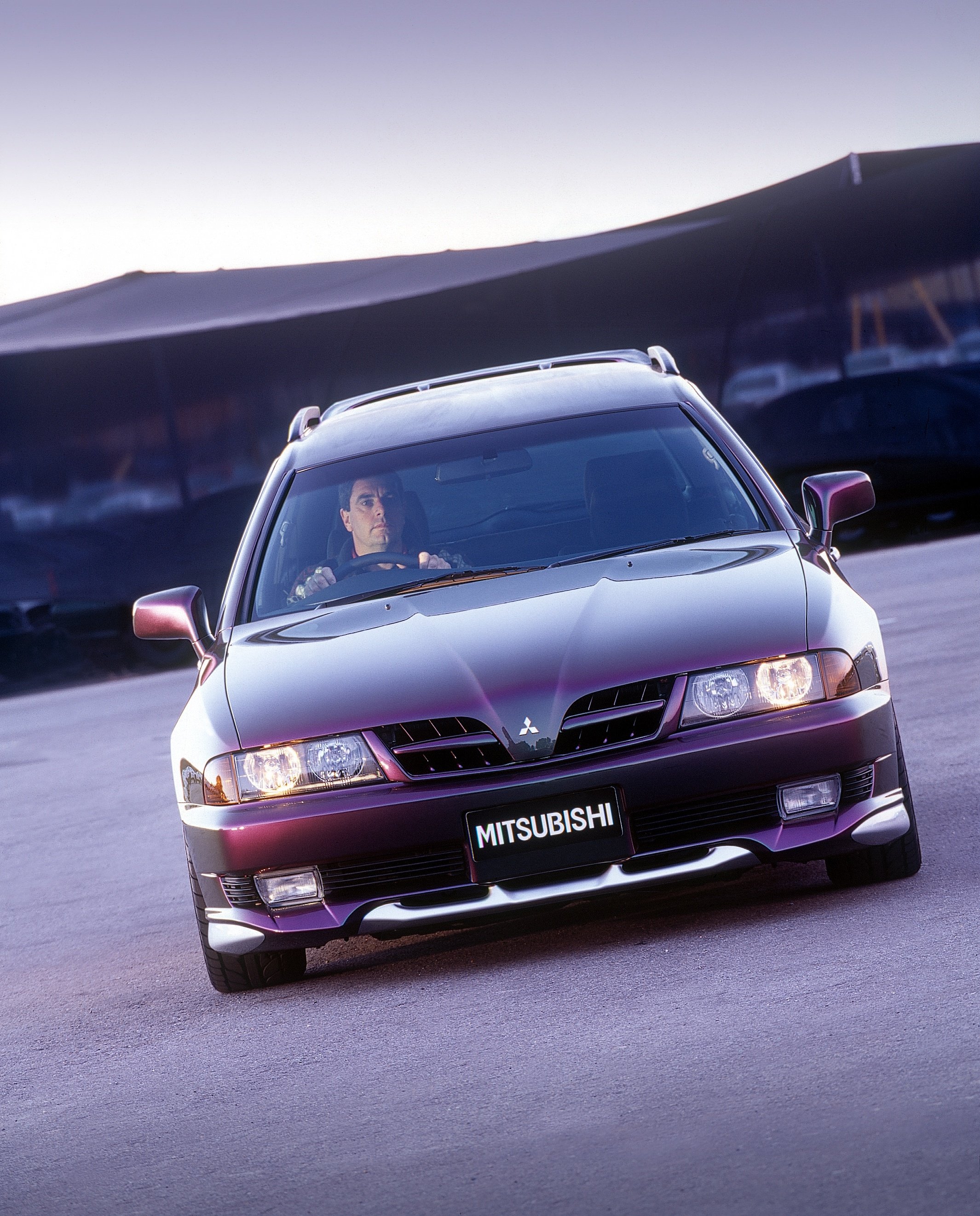 Mitsubishi Magna Wallpapers