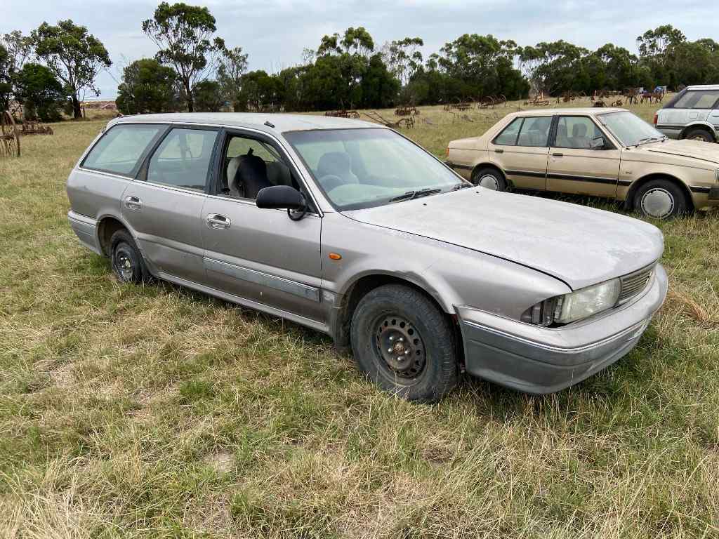 Mitsubishi Magna Wallpapers