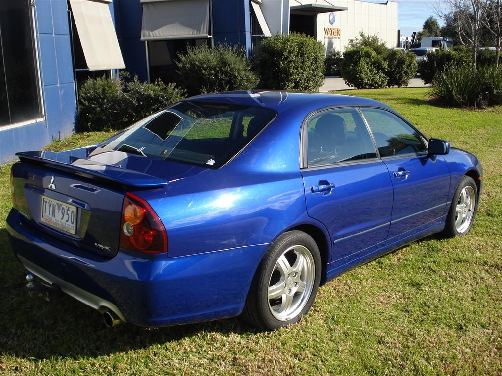 Mitsubishi Magna Wallpapers