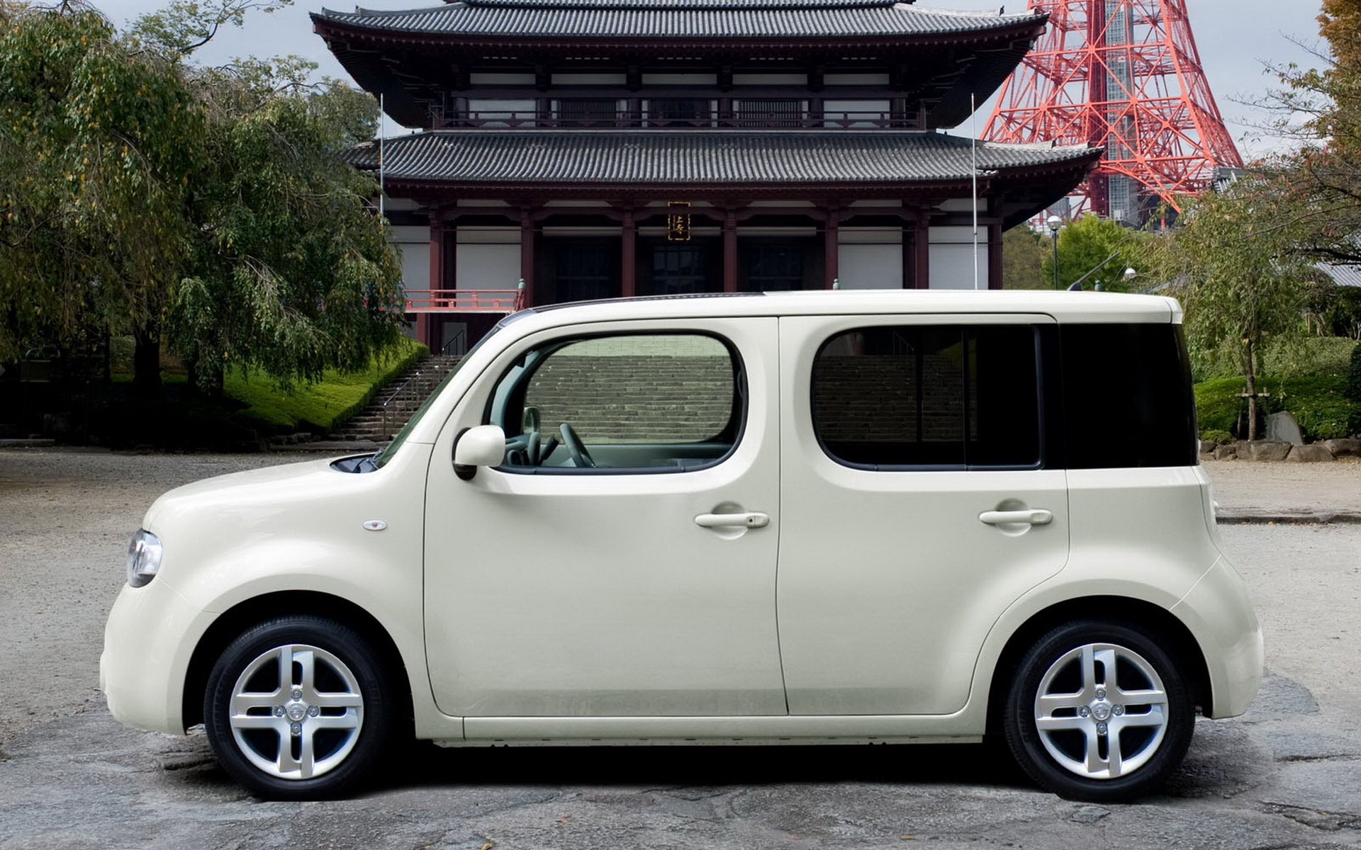 Nissan Cube Wallpapers