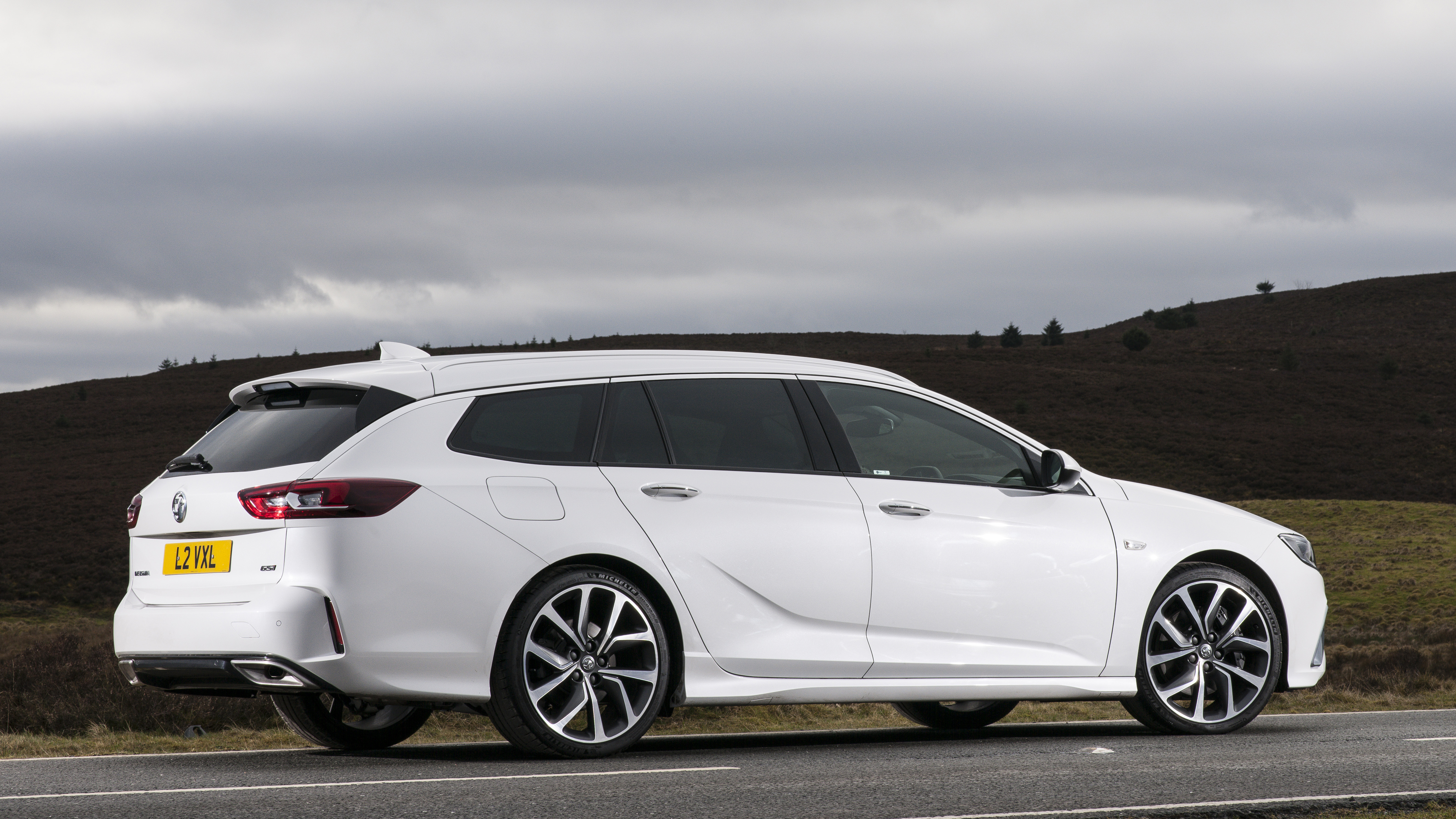 Opel Insignia Gsi Sports Tourer Wallpapers