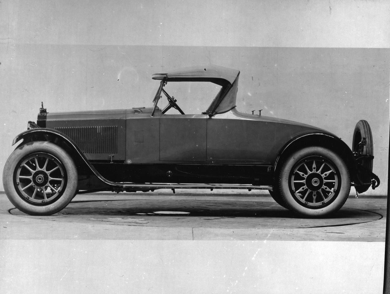 Packard Twin Six Runabout Wallpapers