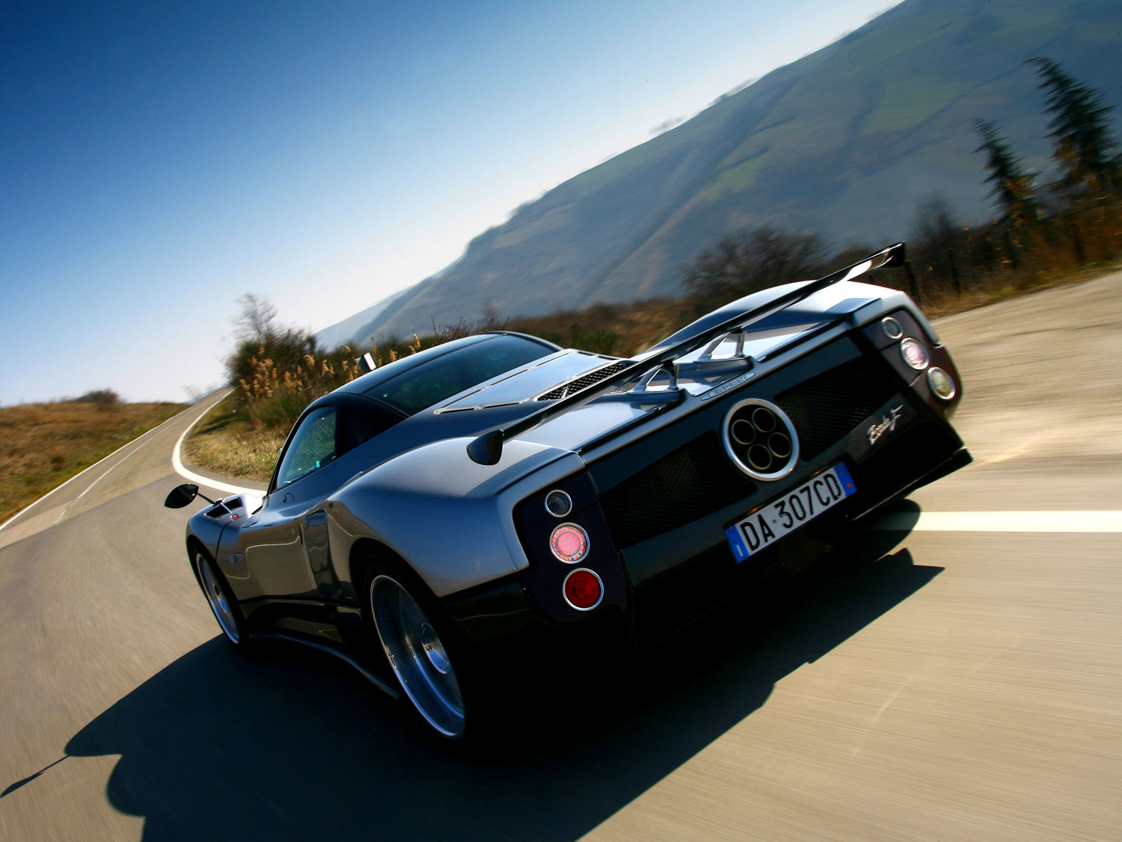 Pagani Zonda F Wallpapers