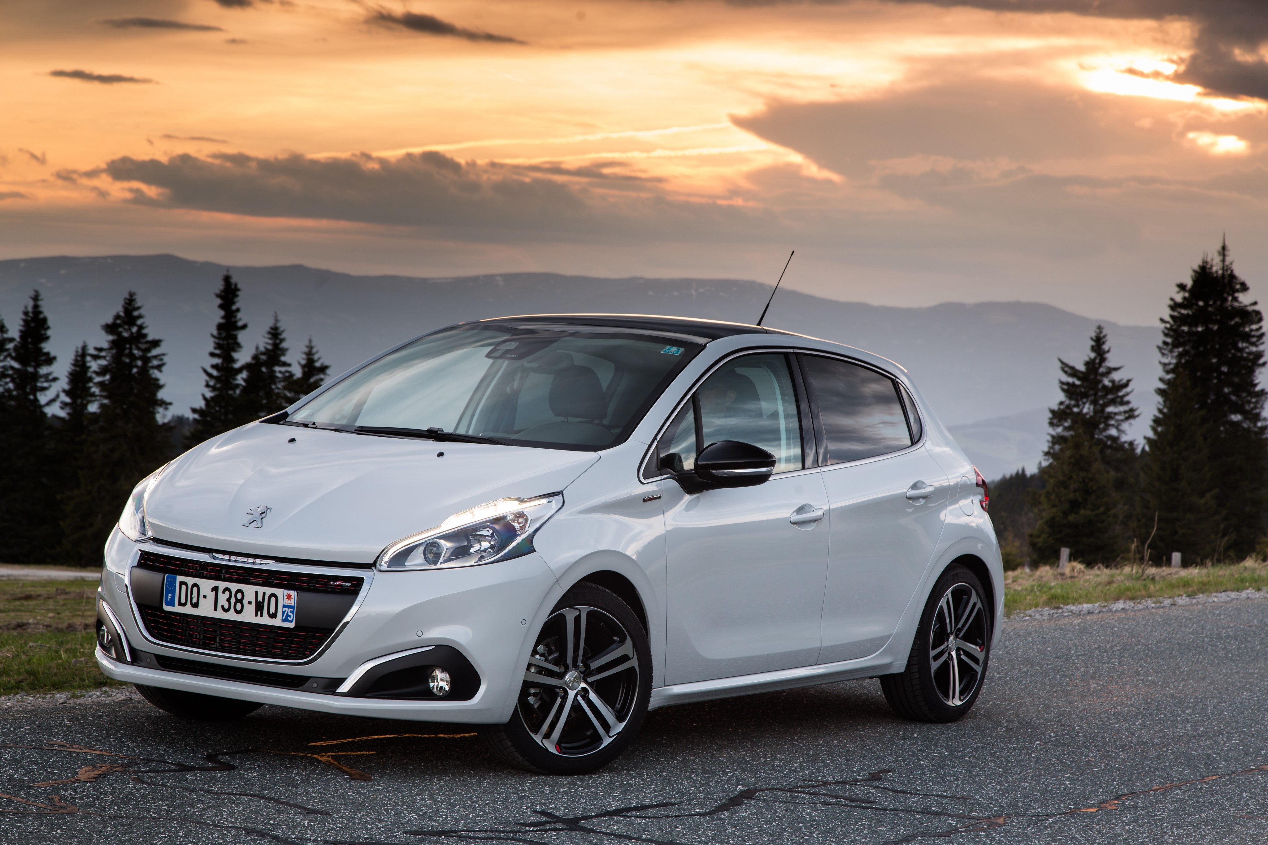 Peugeot 208 Wallpapers