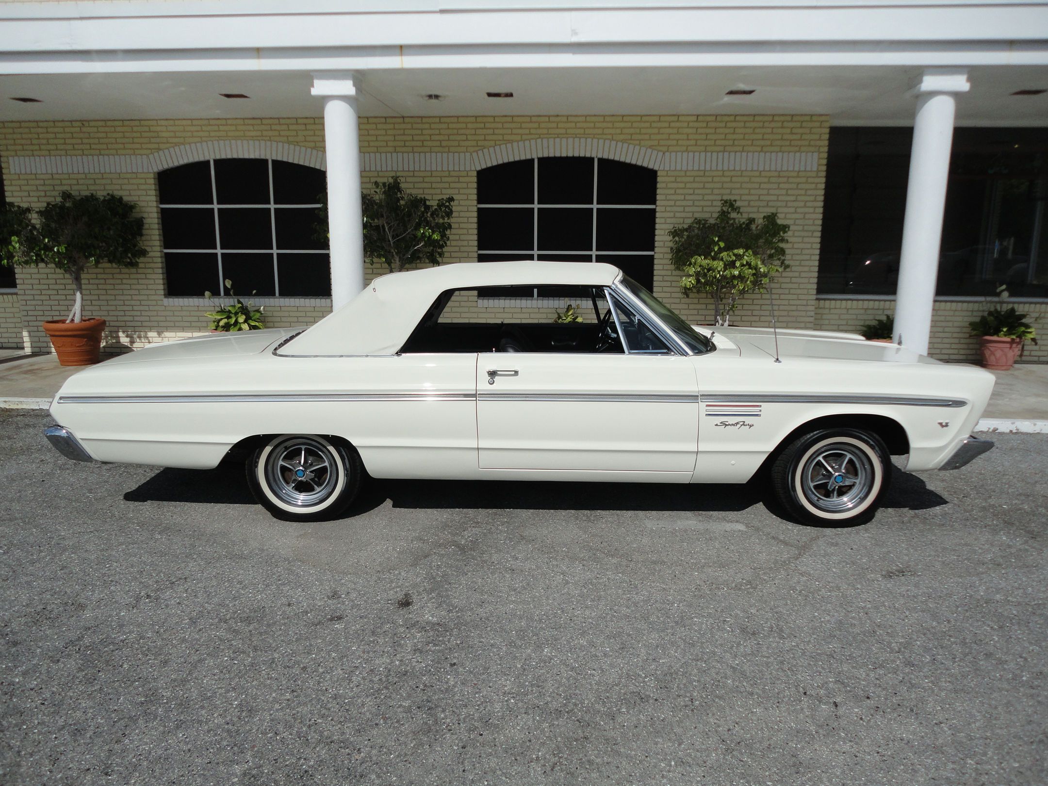 Plymouth Sport Fury Wallpapers