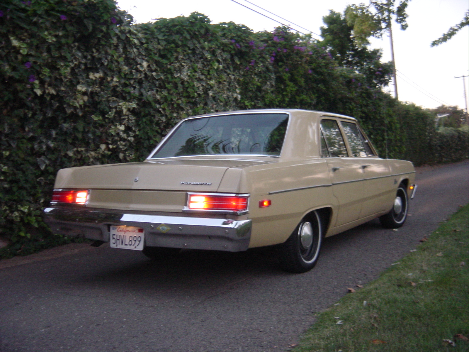 Plymouth Valiant Wallpapers