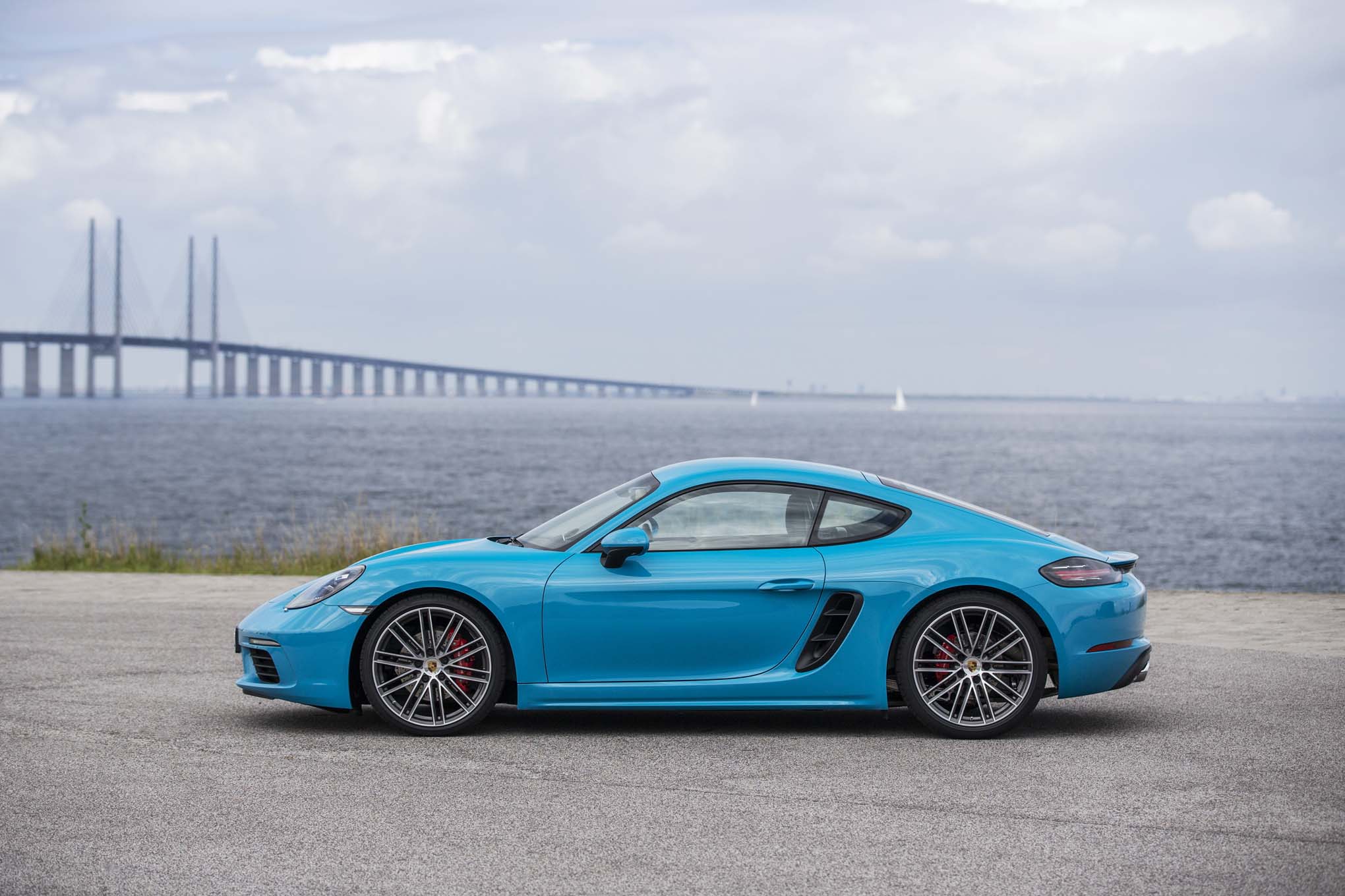 Porsche 718 Cayman S Wallpapers