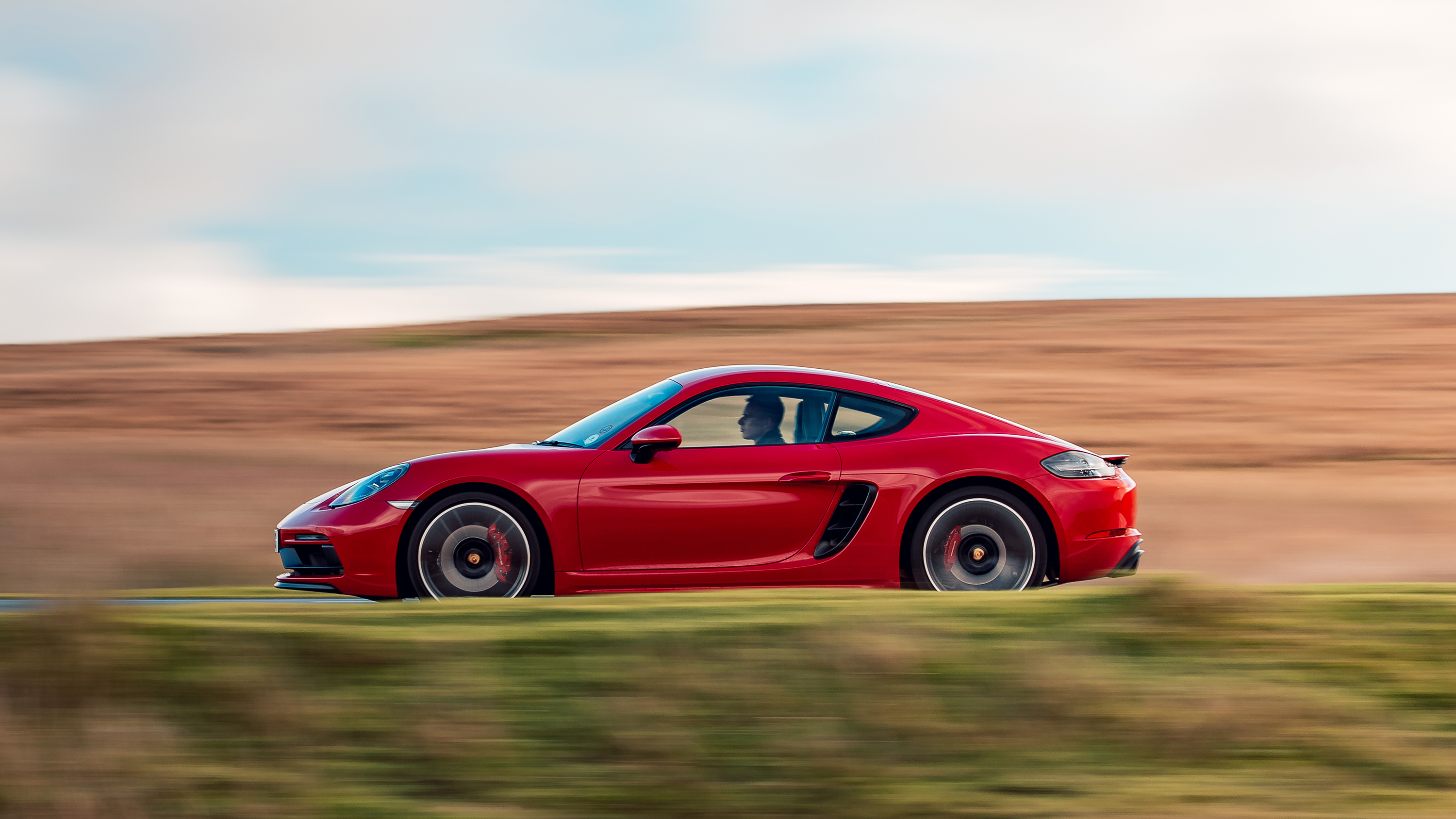 Porsche 718 Cayman S Wallpapers