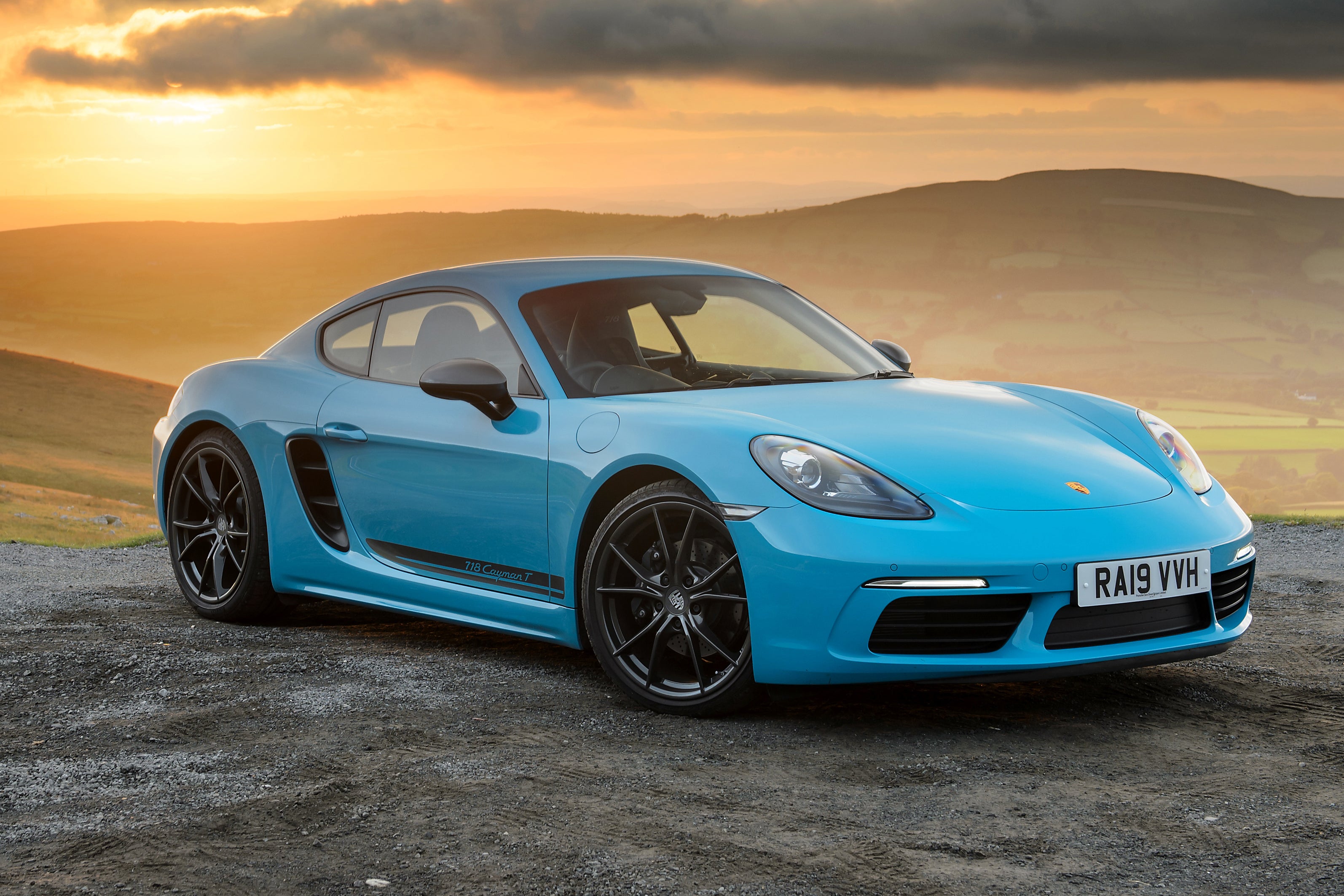 Porsche 718 Cayman S Wallpapers