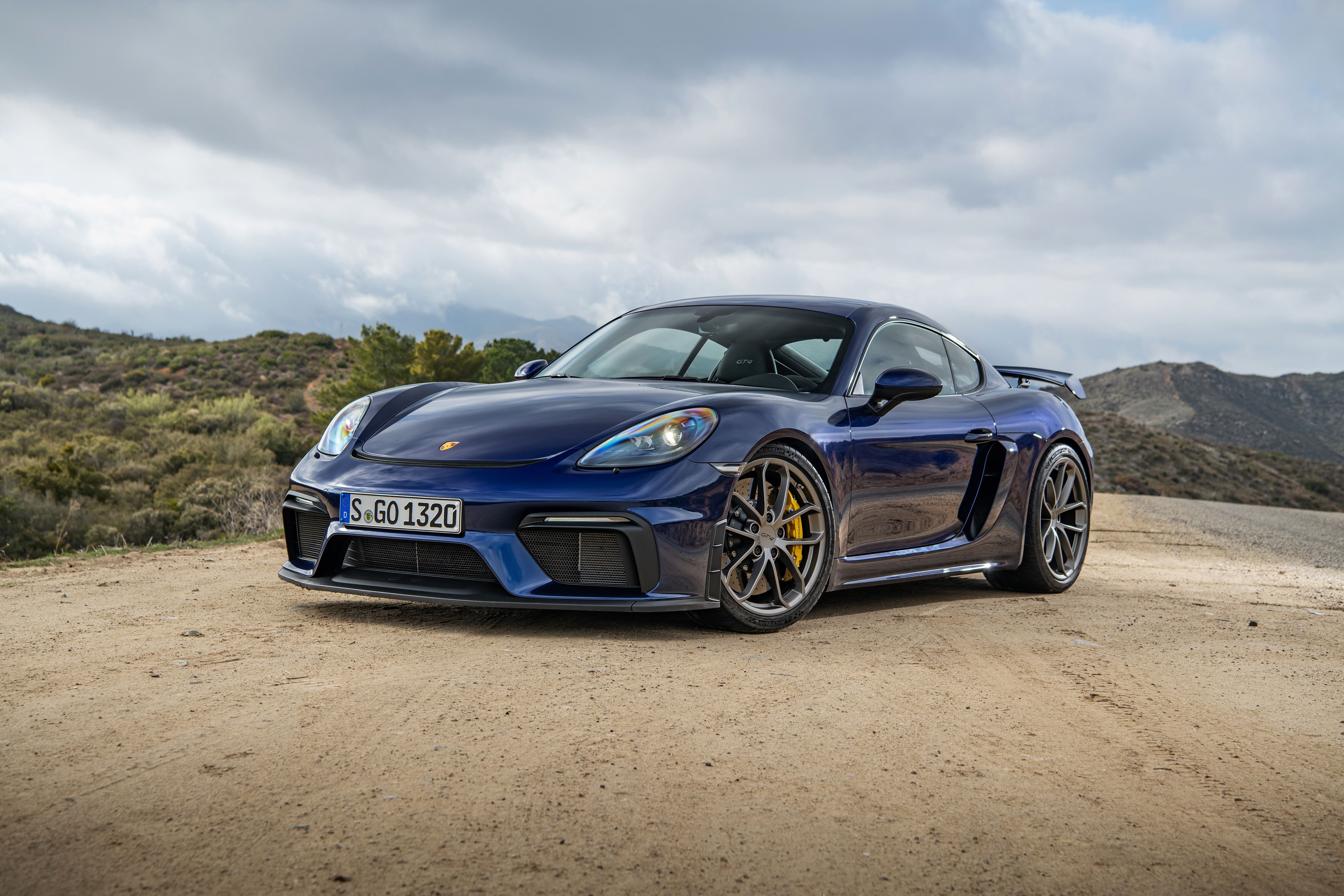 Porsche 718 Cayman S Wallpapers