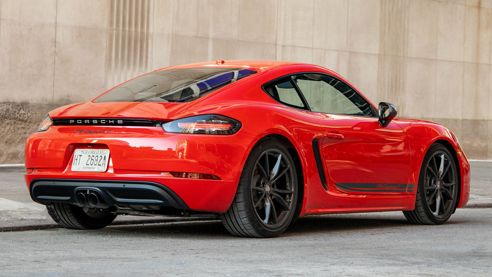 Porsche 718 Cayman T Wallpapers