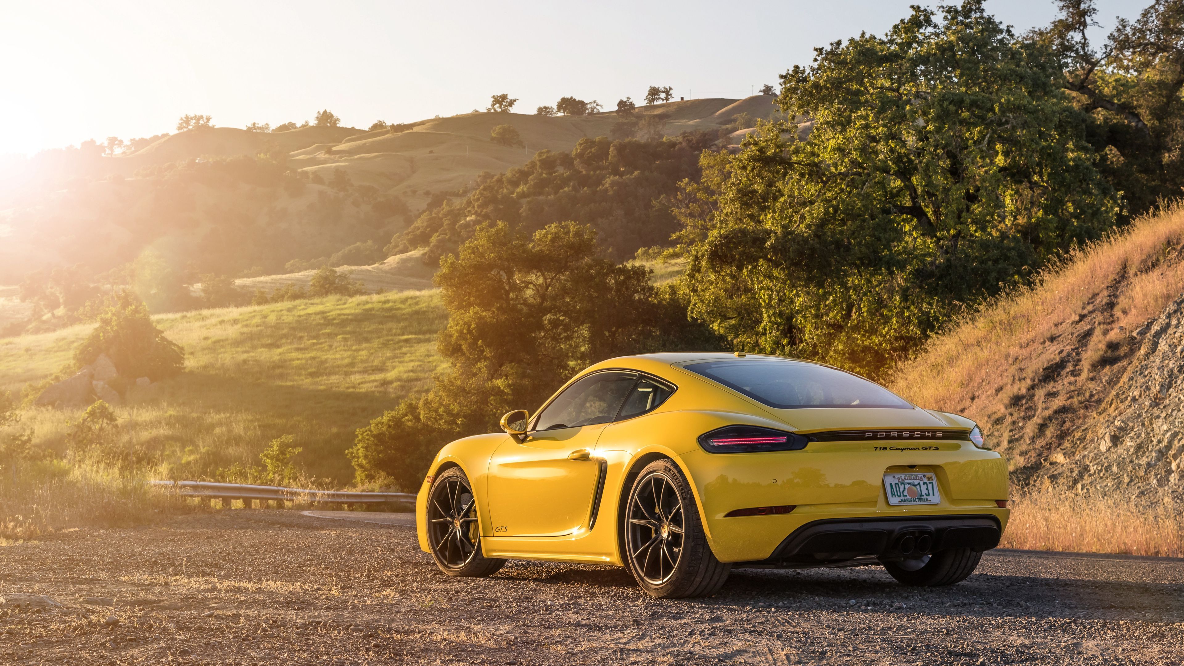 Porsche 718 Cayman T Wallpapers