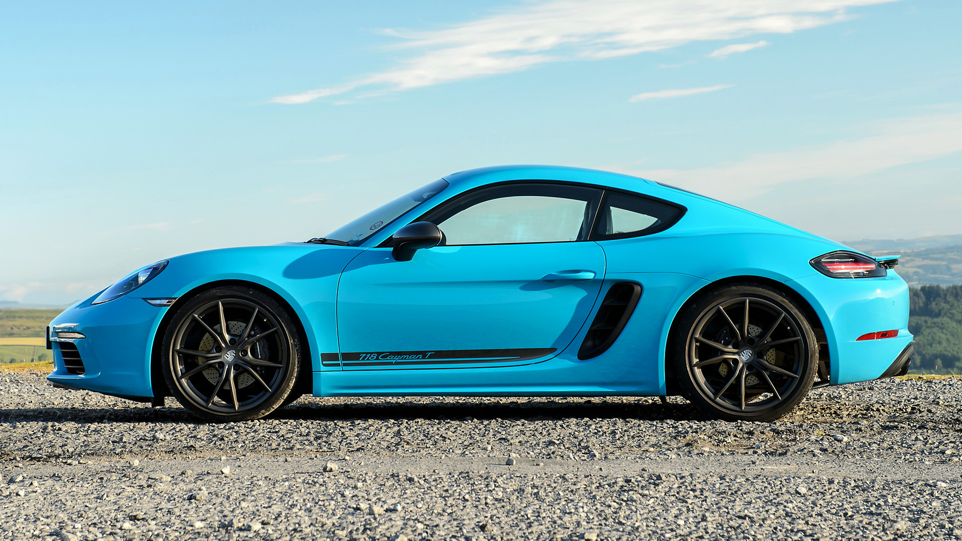 Porsche 718 Cayman T Wallpapers