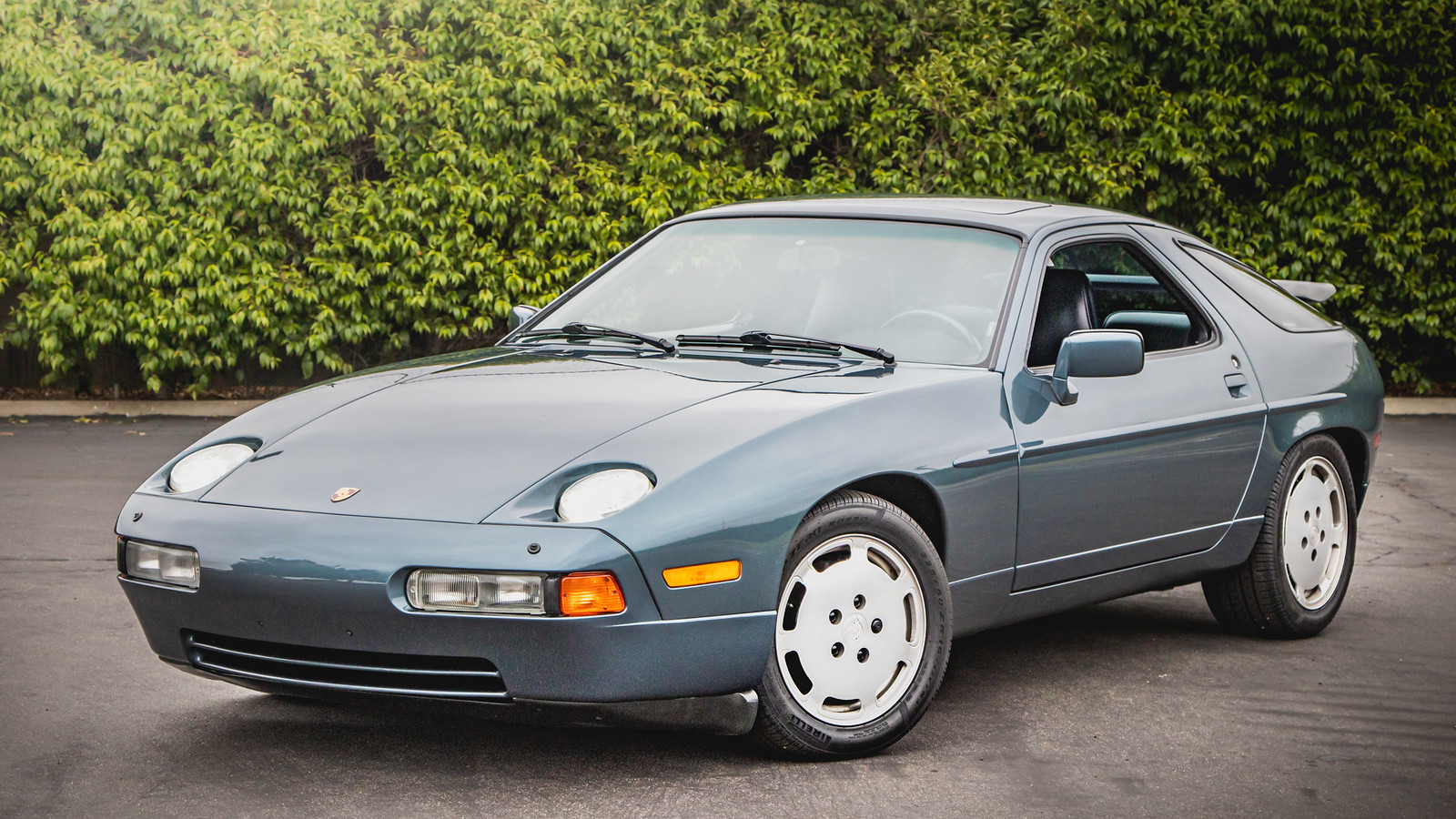 Porsche 928 S4 Wallpapers