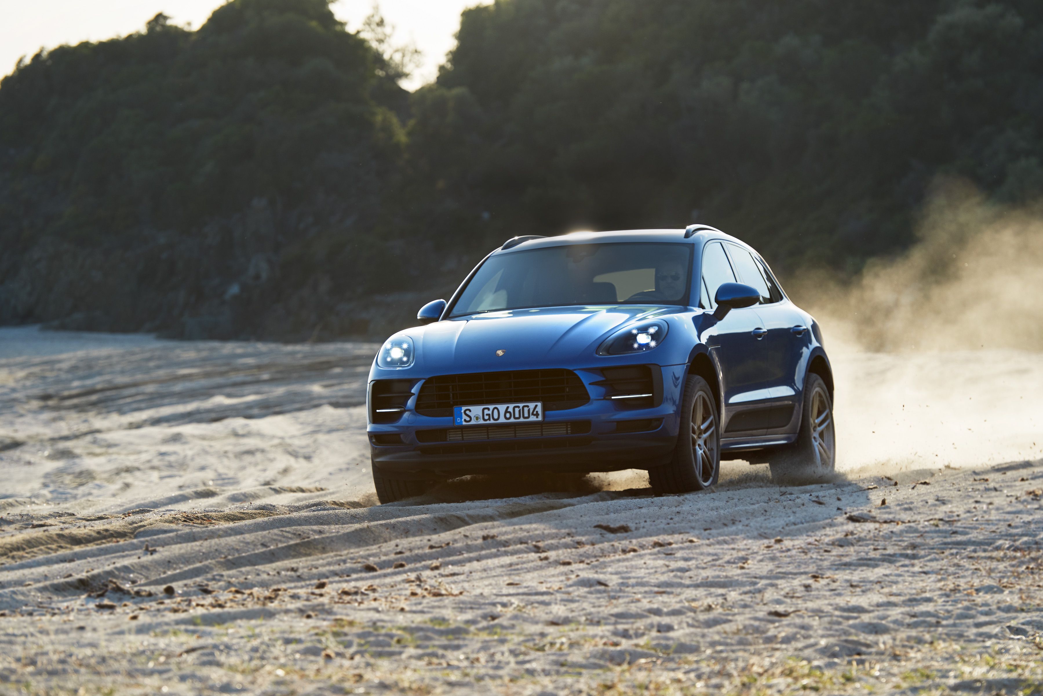 Porsche Macan S Wallpapers