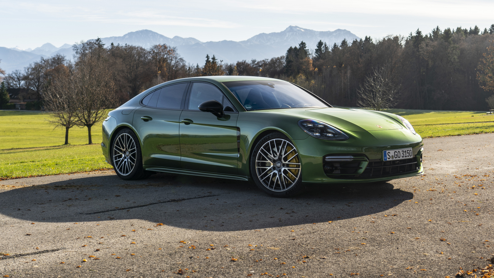 Porsche Panamera 4S Wallpapers