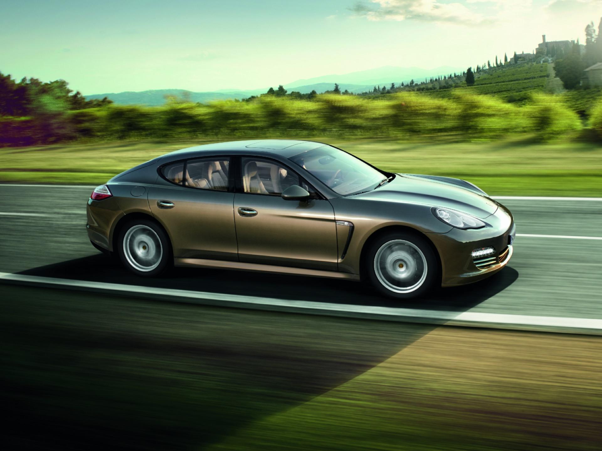 Porsche Panamera 4S Wallpapers