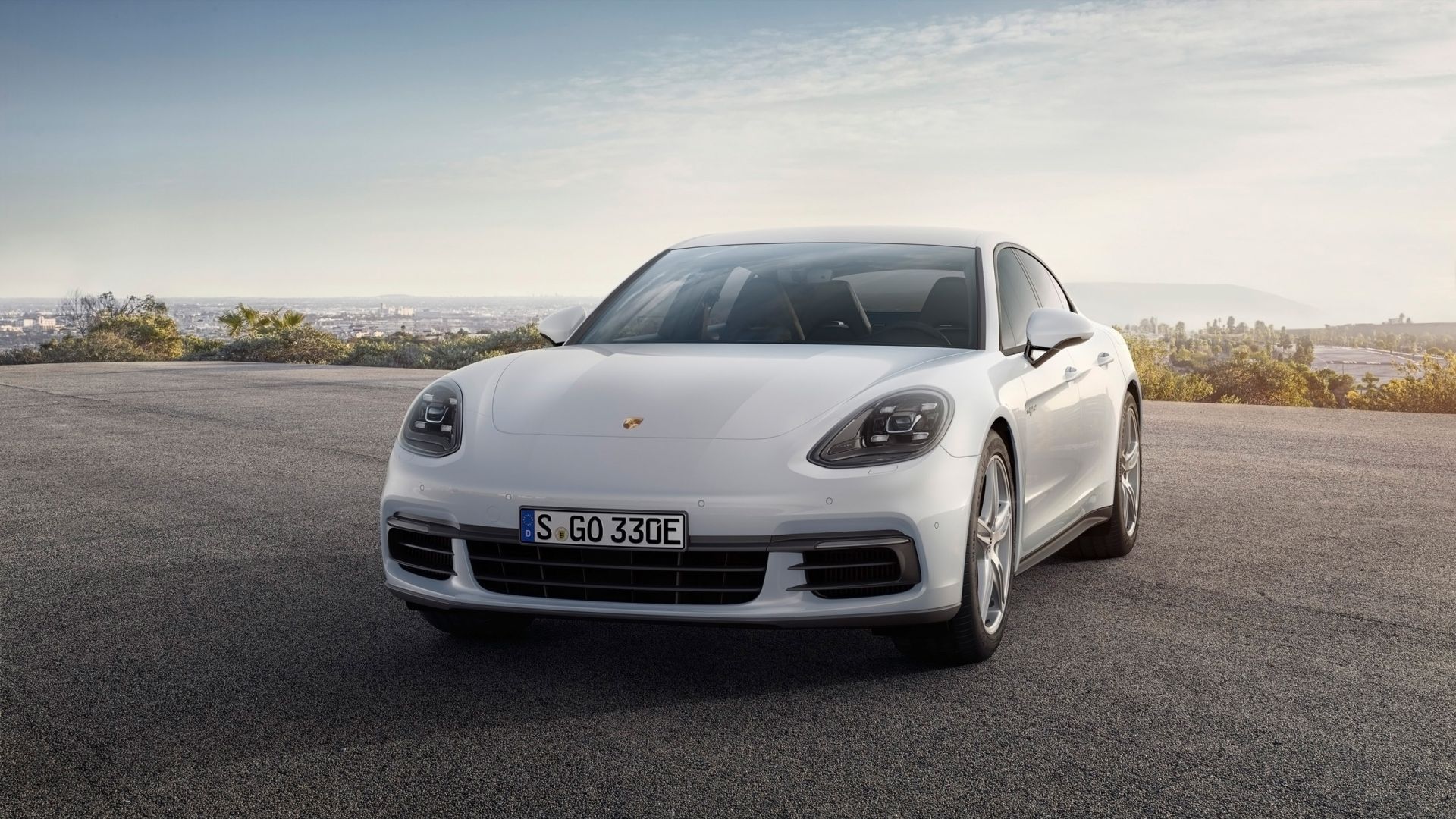 Porsche Panamera 4S Wallpapers