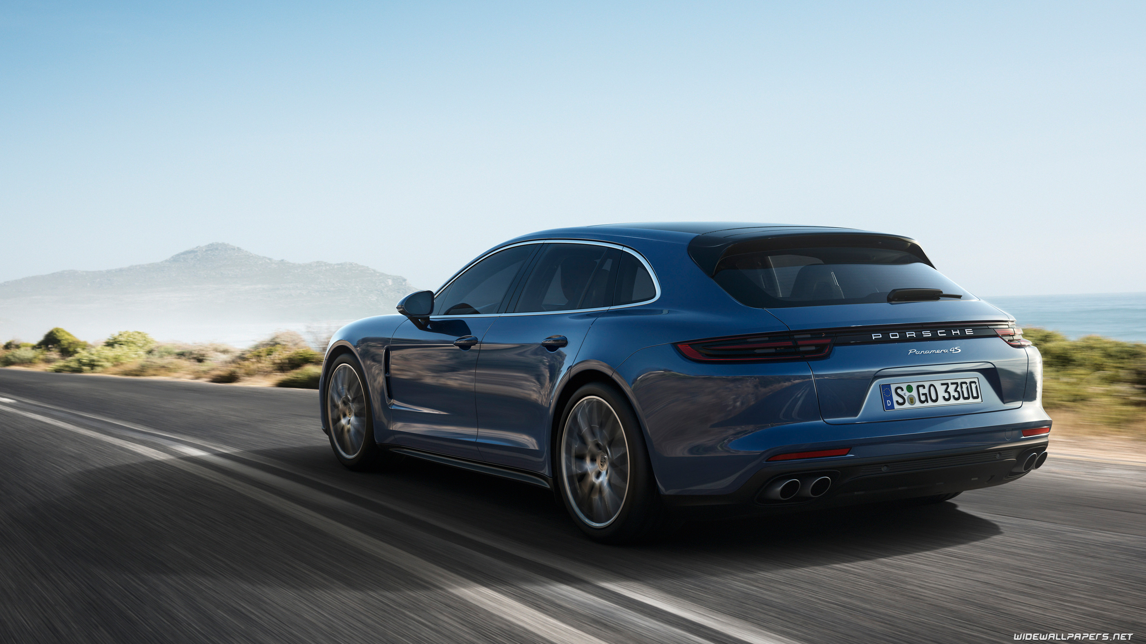 Porsche Panamera 4S Wallpapers