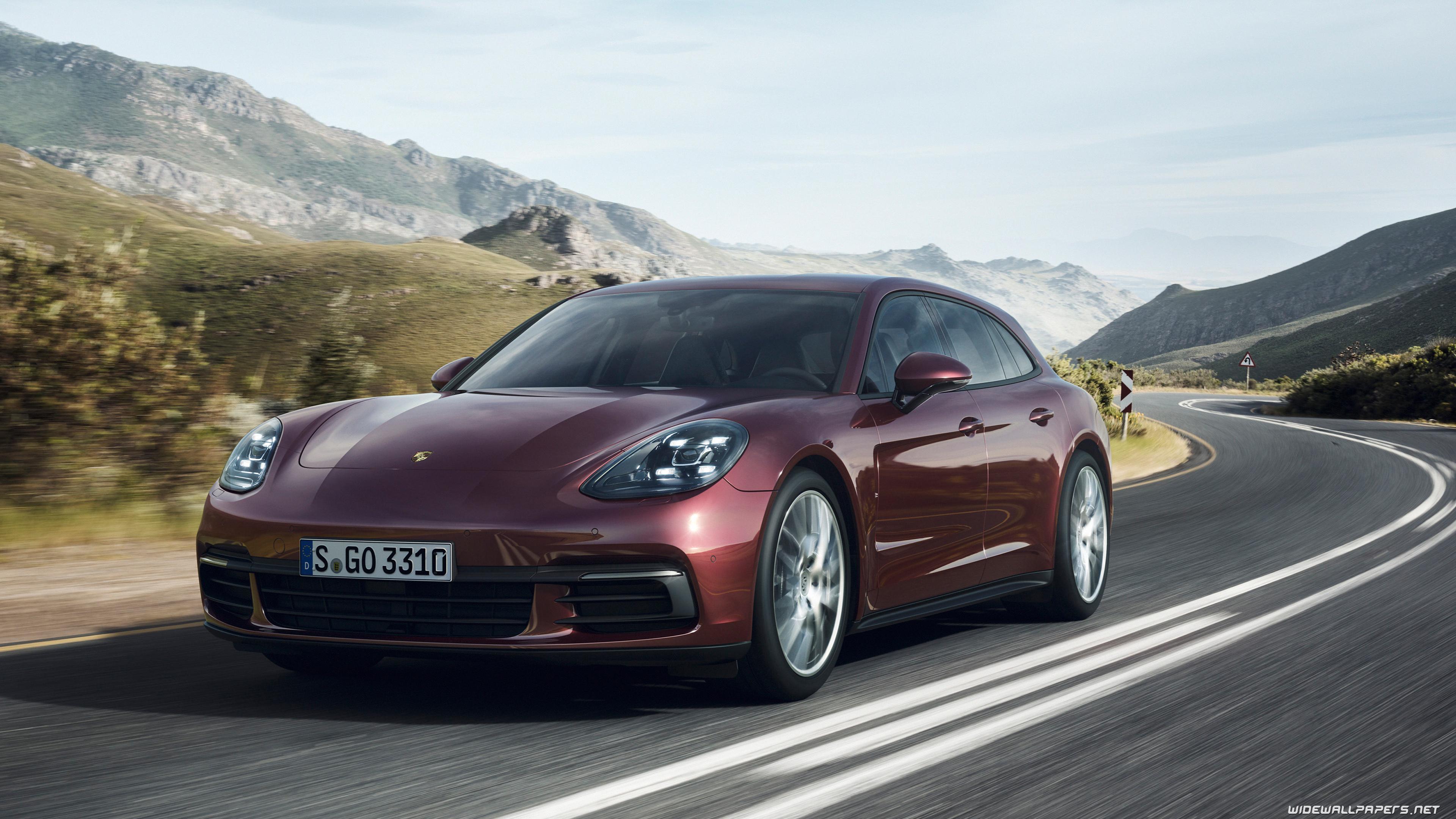 Porsche Panamera 4S Wallpapers