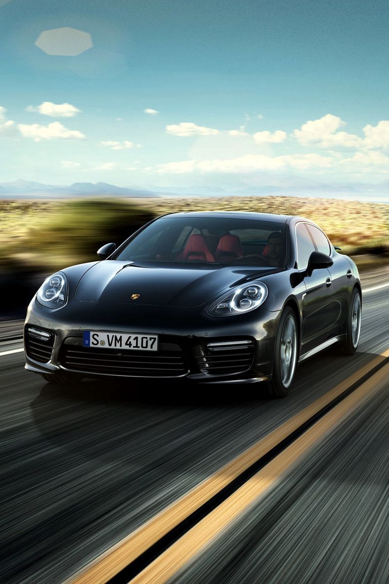 Porsche Panamera 4S Wallpapers