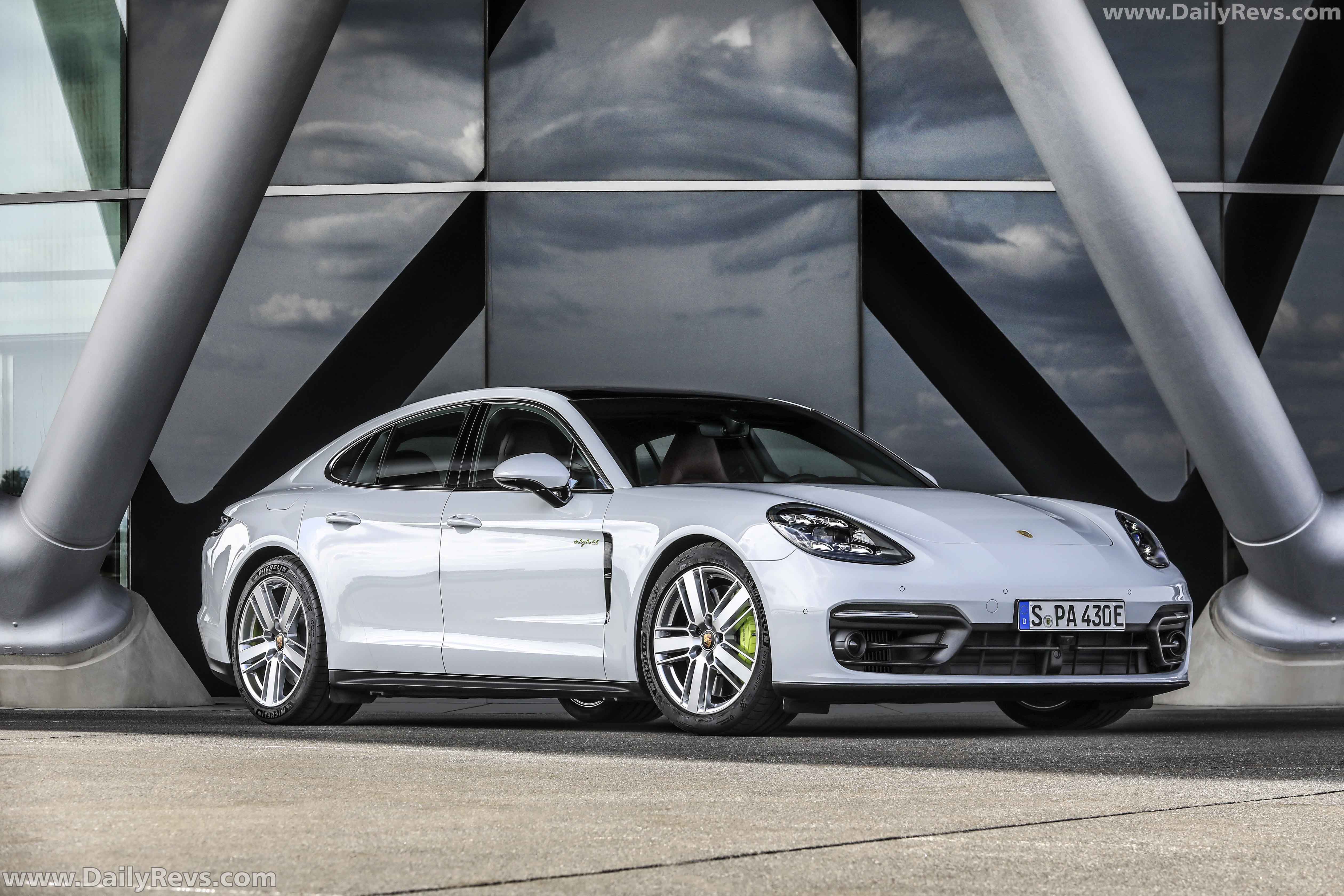 Porsche Panamera 4S E-Hybrid Sport Turismo Sportdesign Package Wallpapers