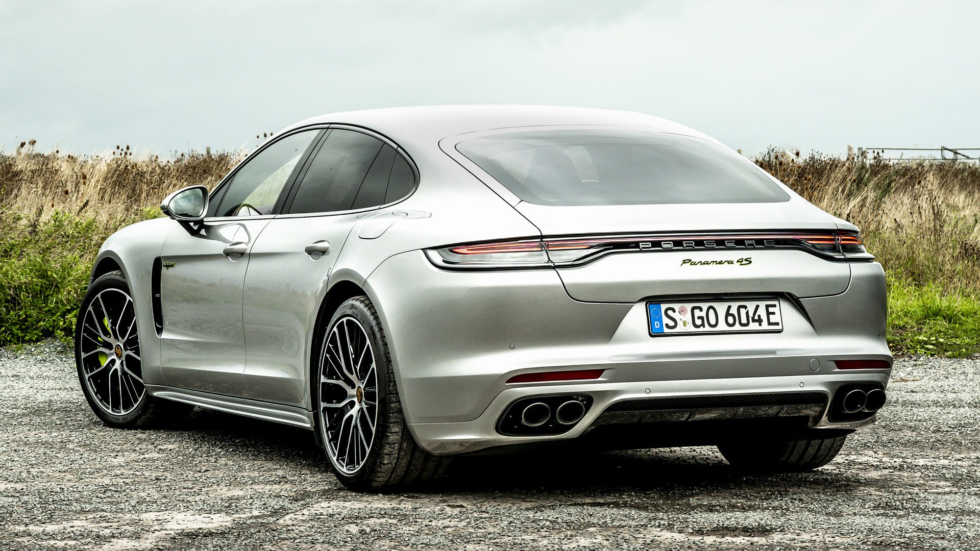 Porsche Panamera 4S Sportdesign Package Wallpapers