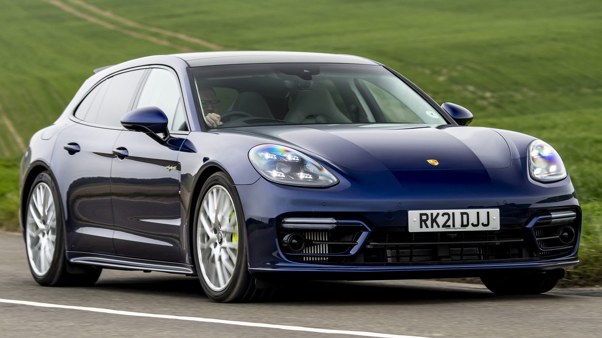 Porsche Panamera 4S Sportdesign Package Wallpapers