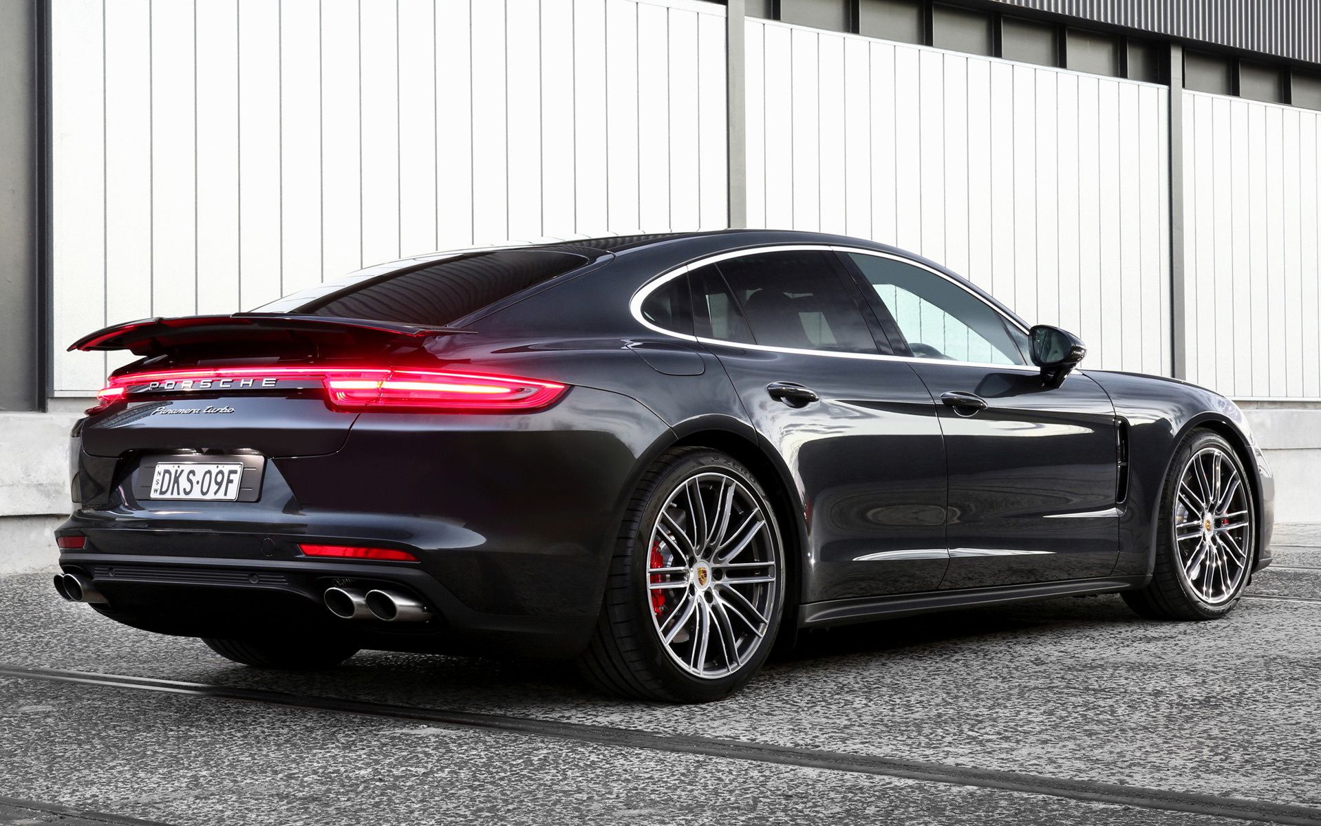 Porsche Panamera Turbo Wallpapers