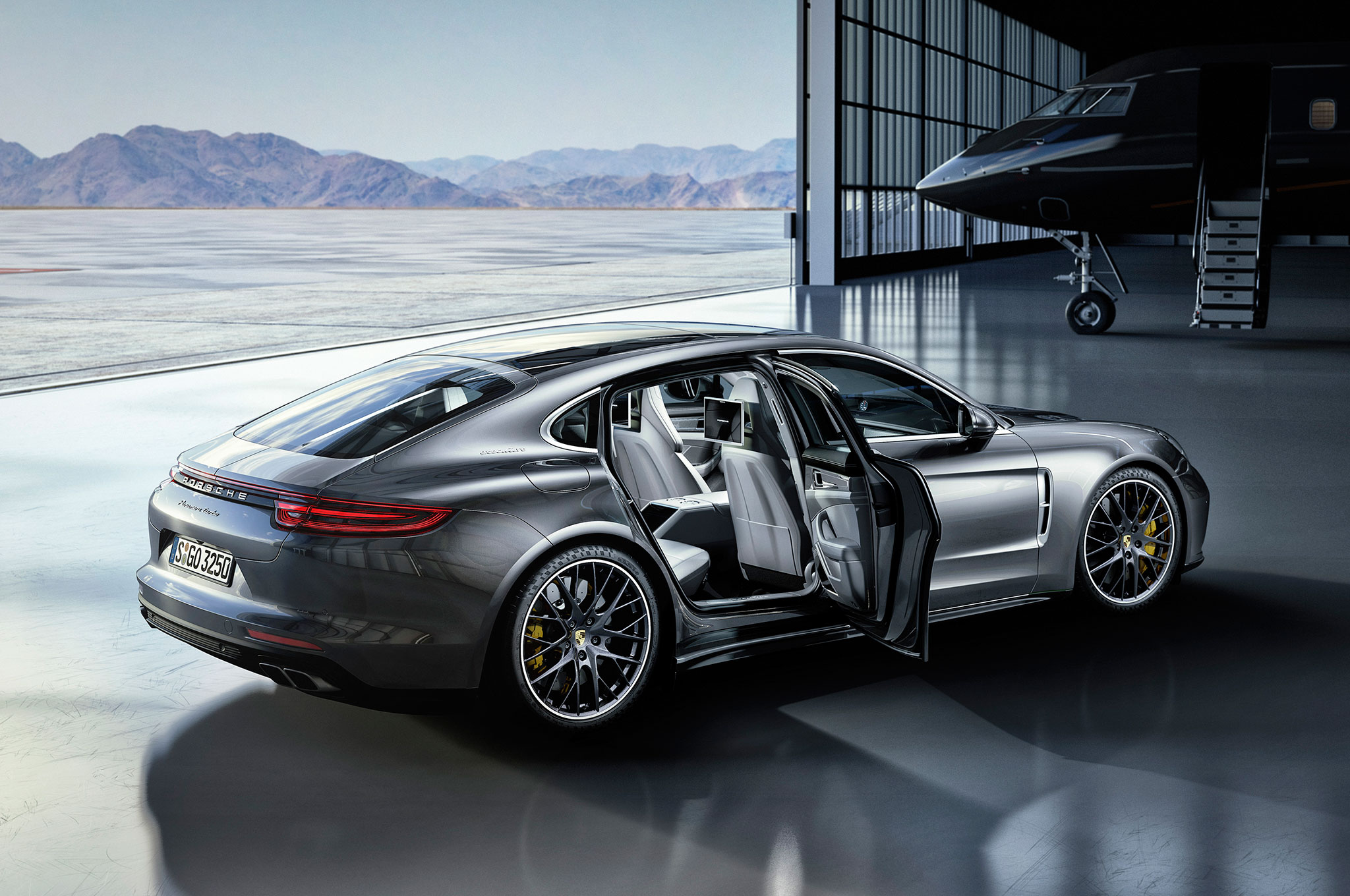 Porsche Panamera Turbo S E-Hybrid Executive Wallpapers