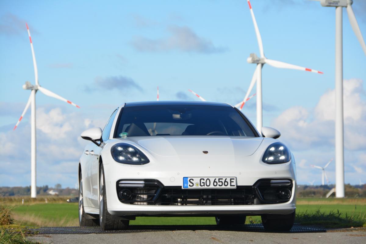 Porsche Panamera Turbo S E-Hybrid Sport Turismo Wallpapers