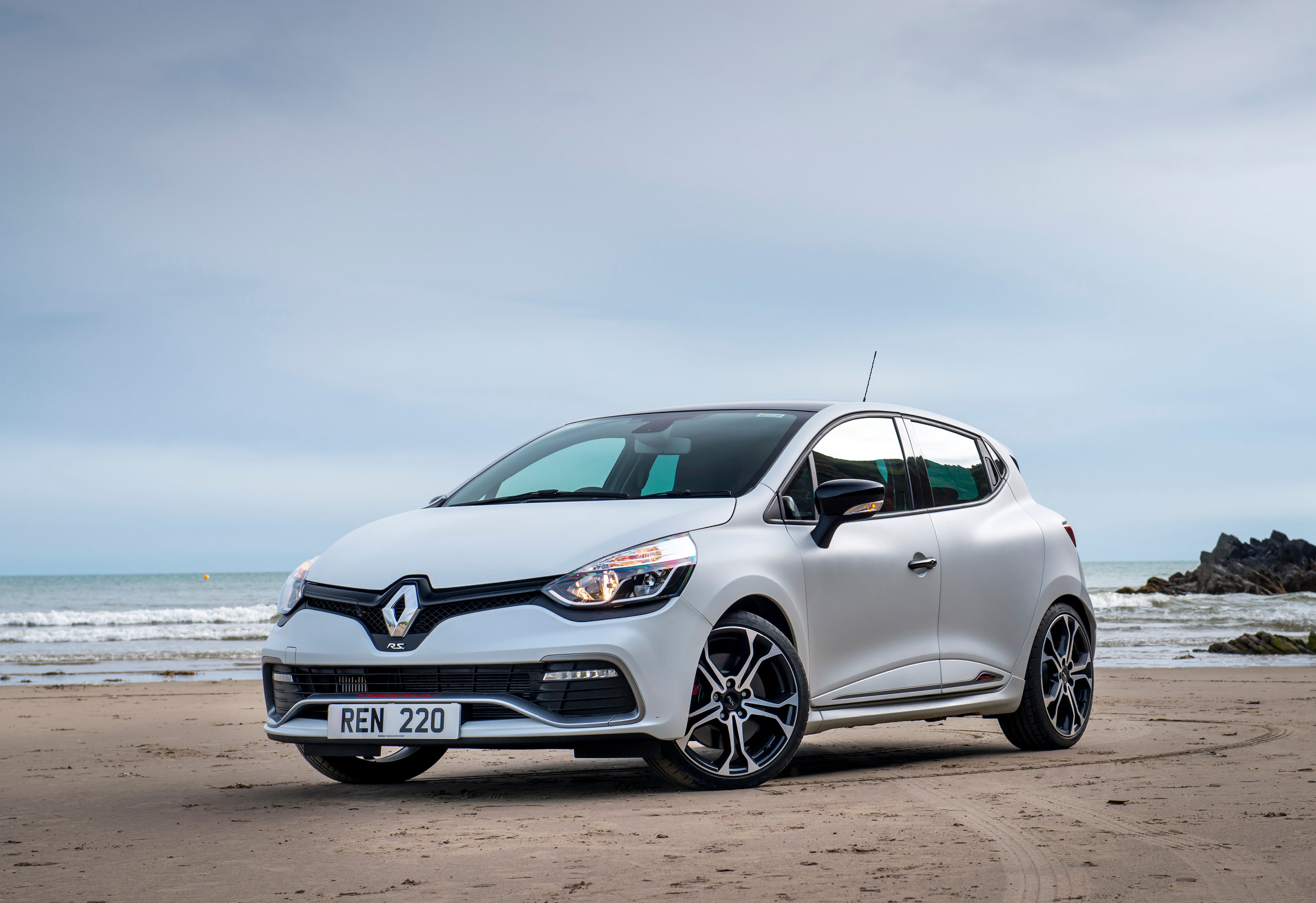 Renault Clio Wallpapers