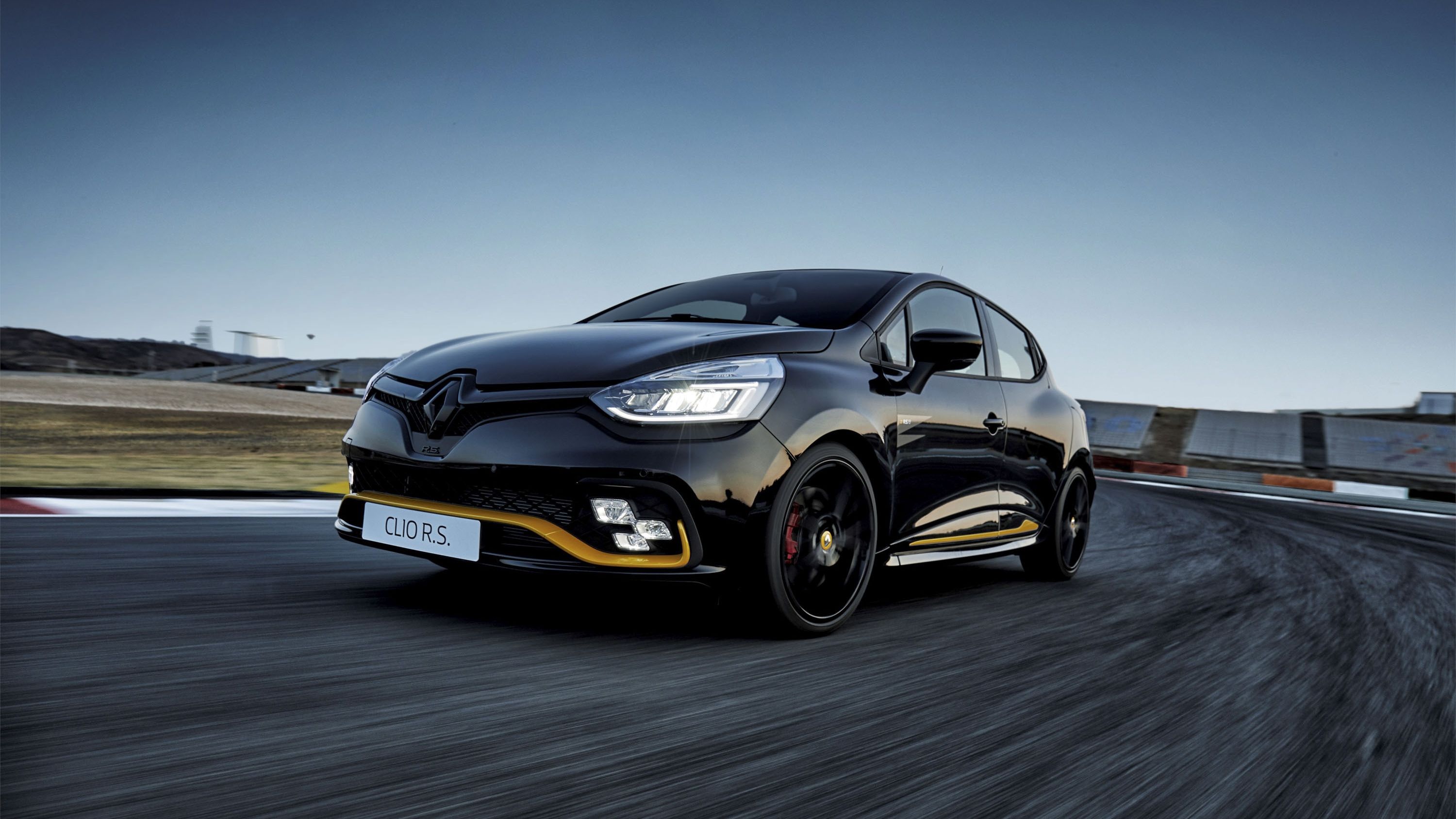 Renault Clio Wallpapers